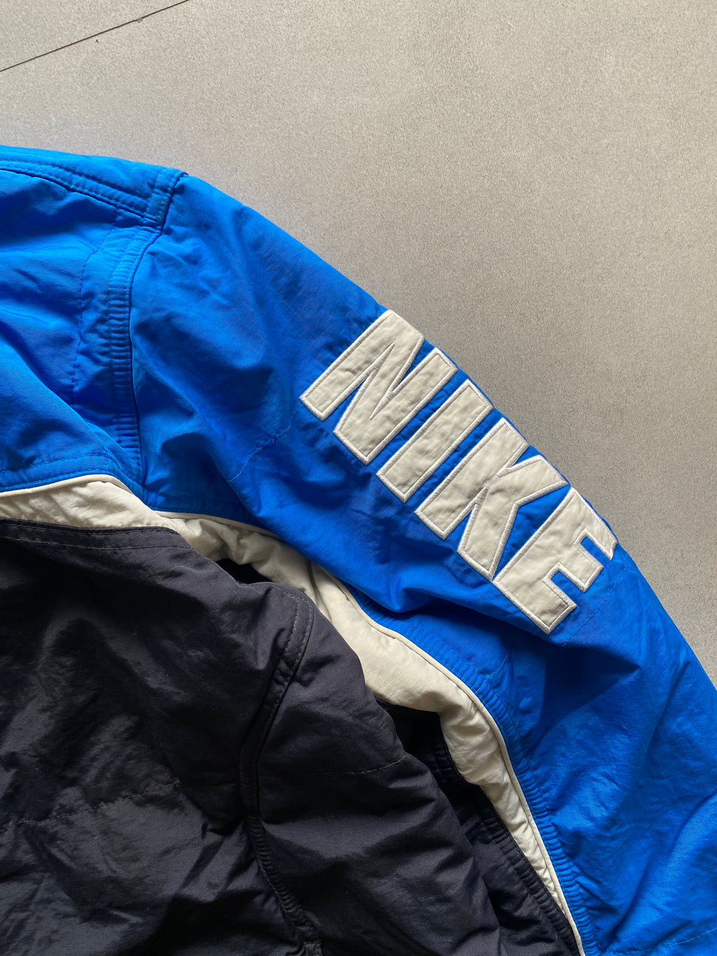 00S NIKE SPELL OUT REVERSIBLE HEAVY JACKET - L