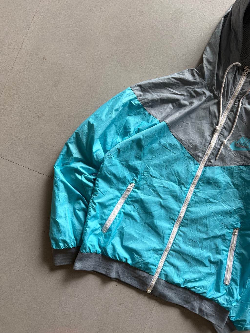 NIKE HOODED JACKET - S