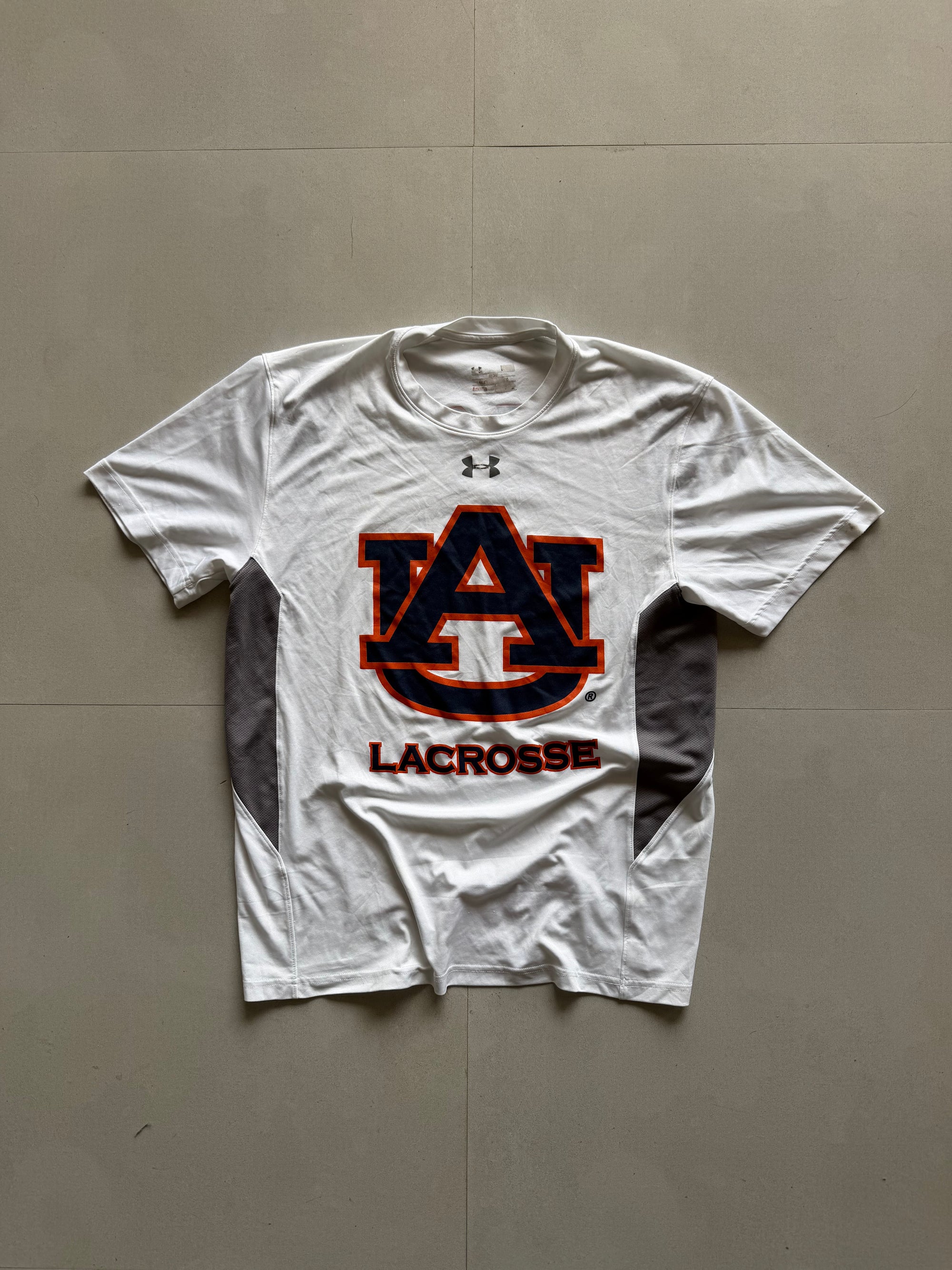 UNDER ARMOUR DRI FIT TEE - M