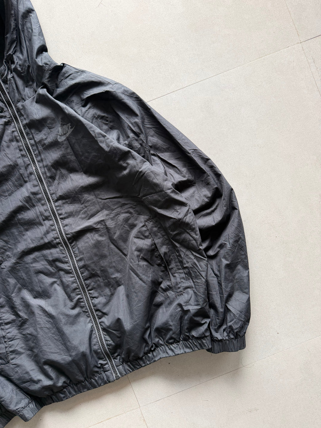 VINTAGE NIKE HOODED JACKET - L