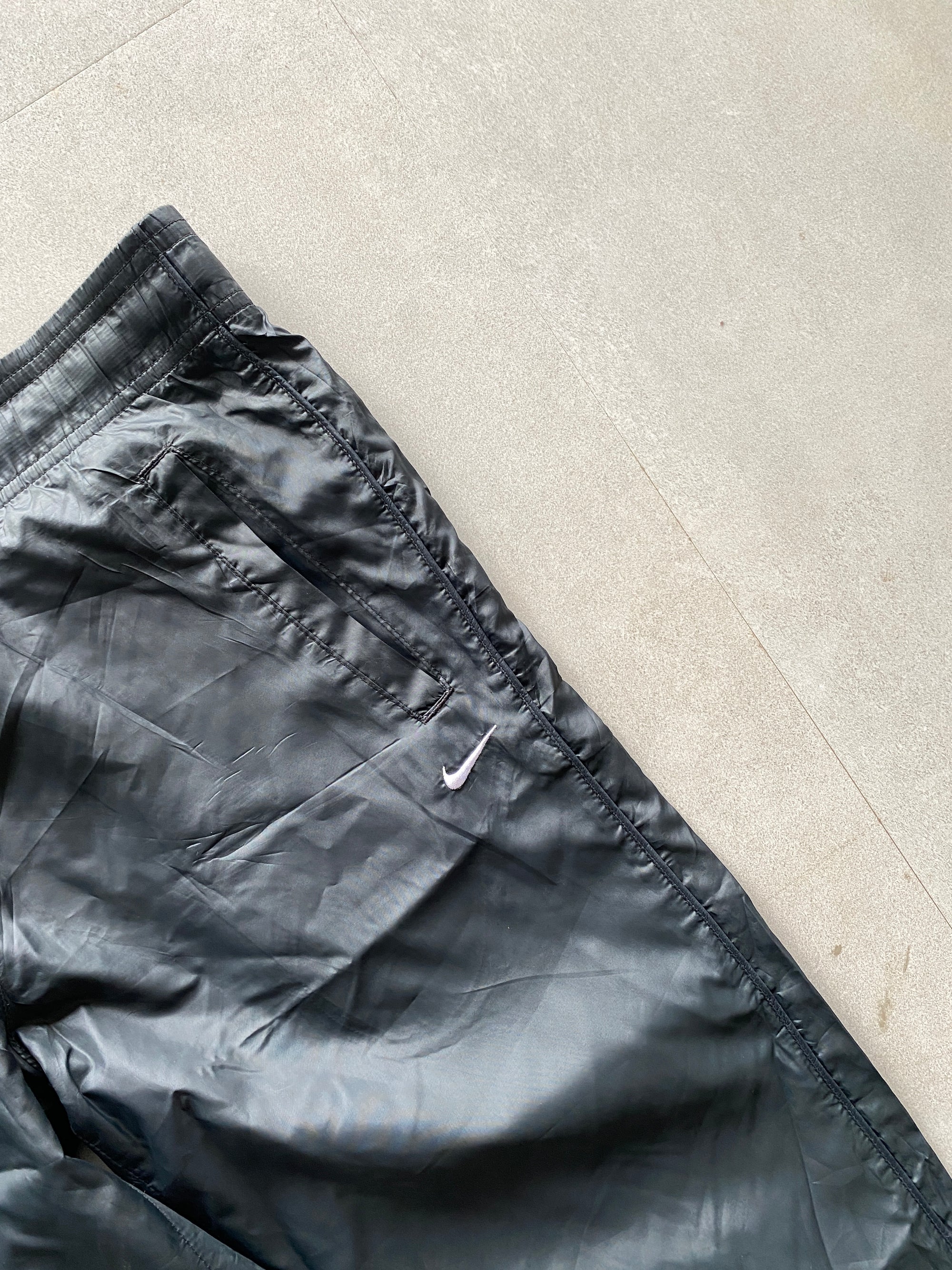 NIKE BAGGY TRACK PANT - M