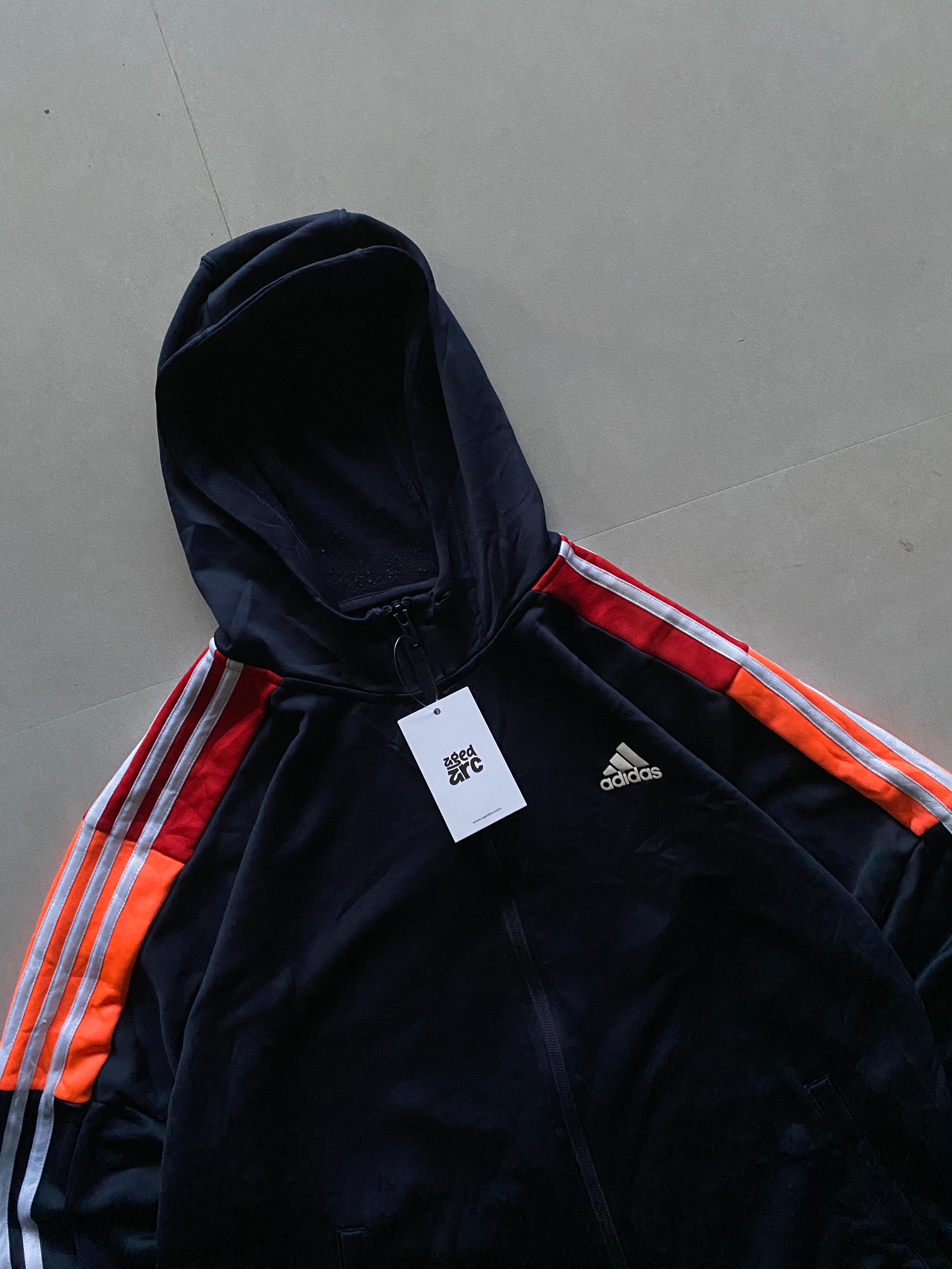 VINTAGE ADIDAS JACKET - L