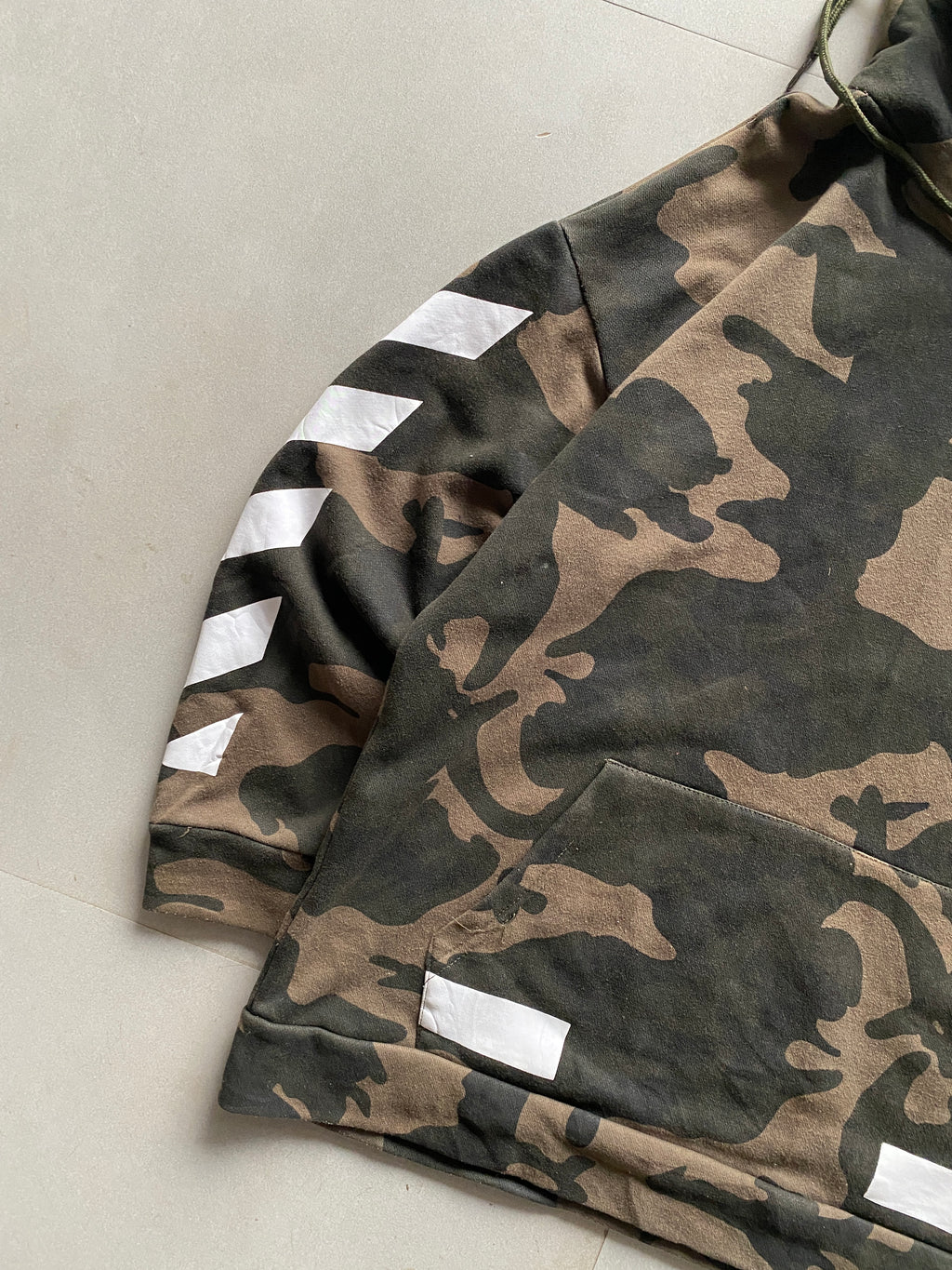 OFF WHITE SEEING THINGS CAMOU HOODIE - L