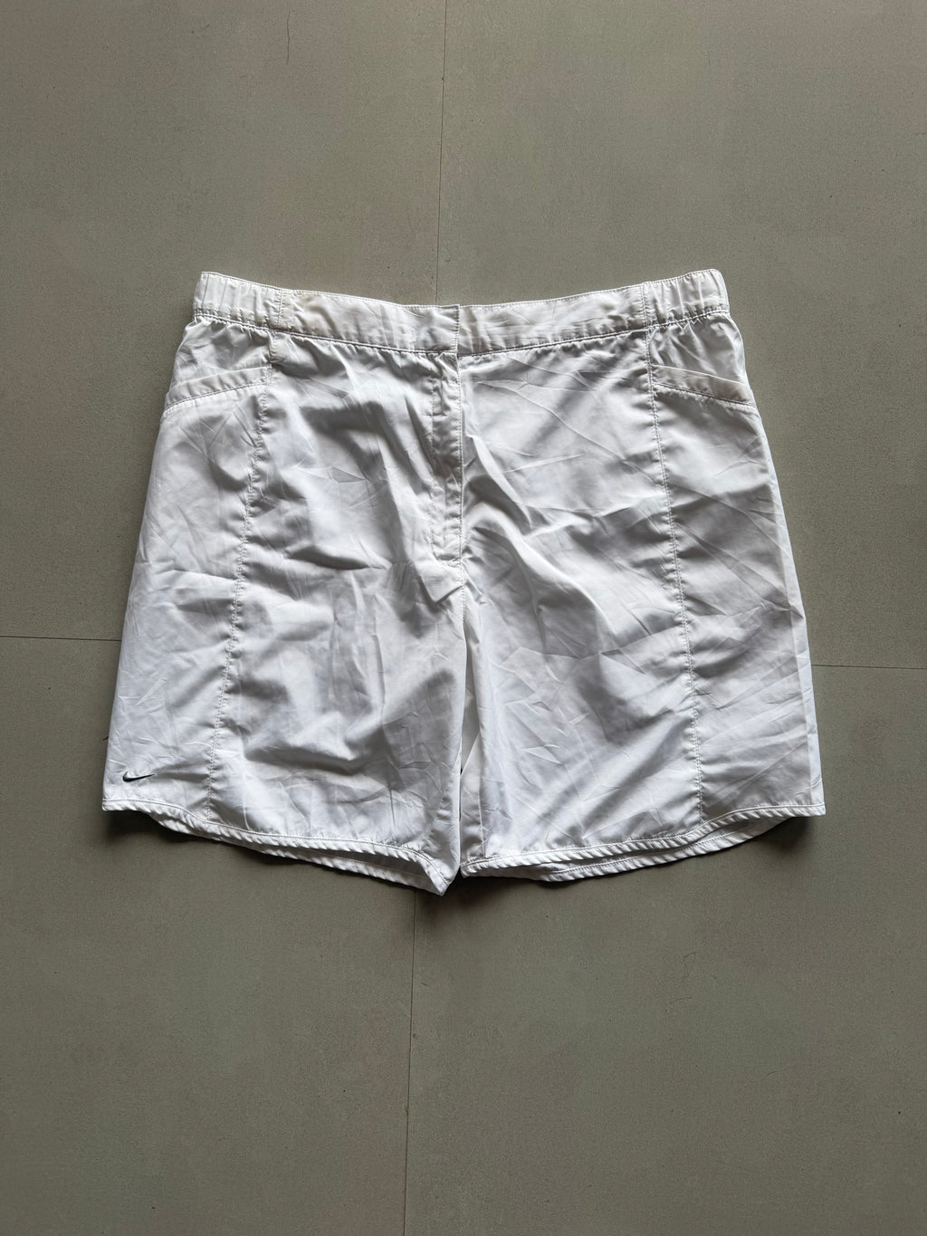 90S NIKE SHORTS - M