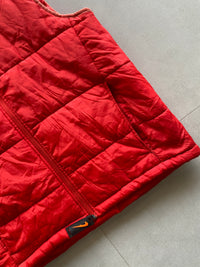 NIKE SLEEVE LESS PUFFER JACKET - M