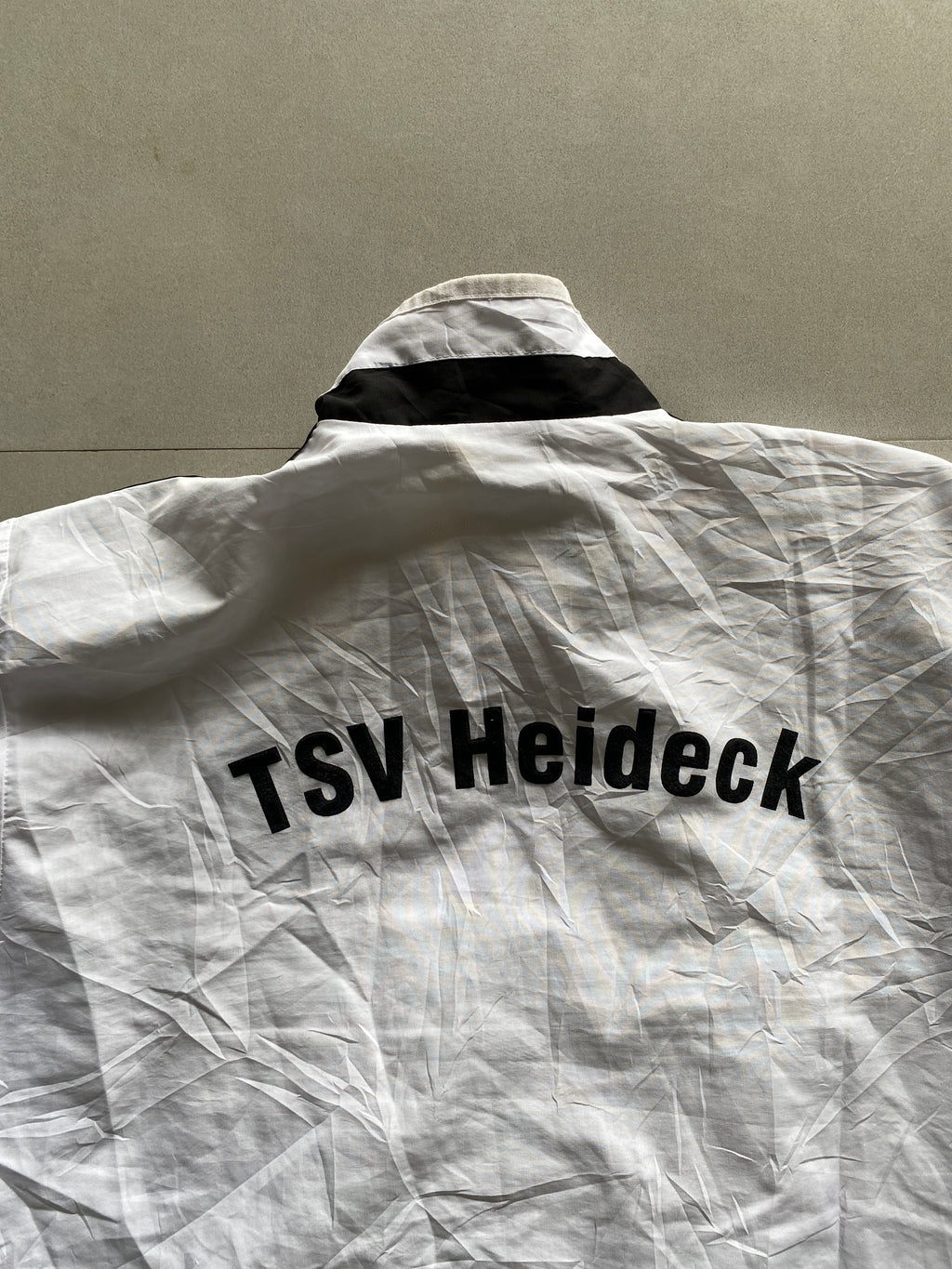 ADIDAS STRIPED JACKET - XL