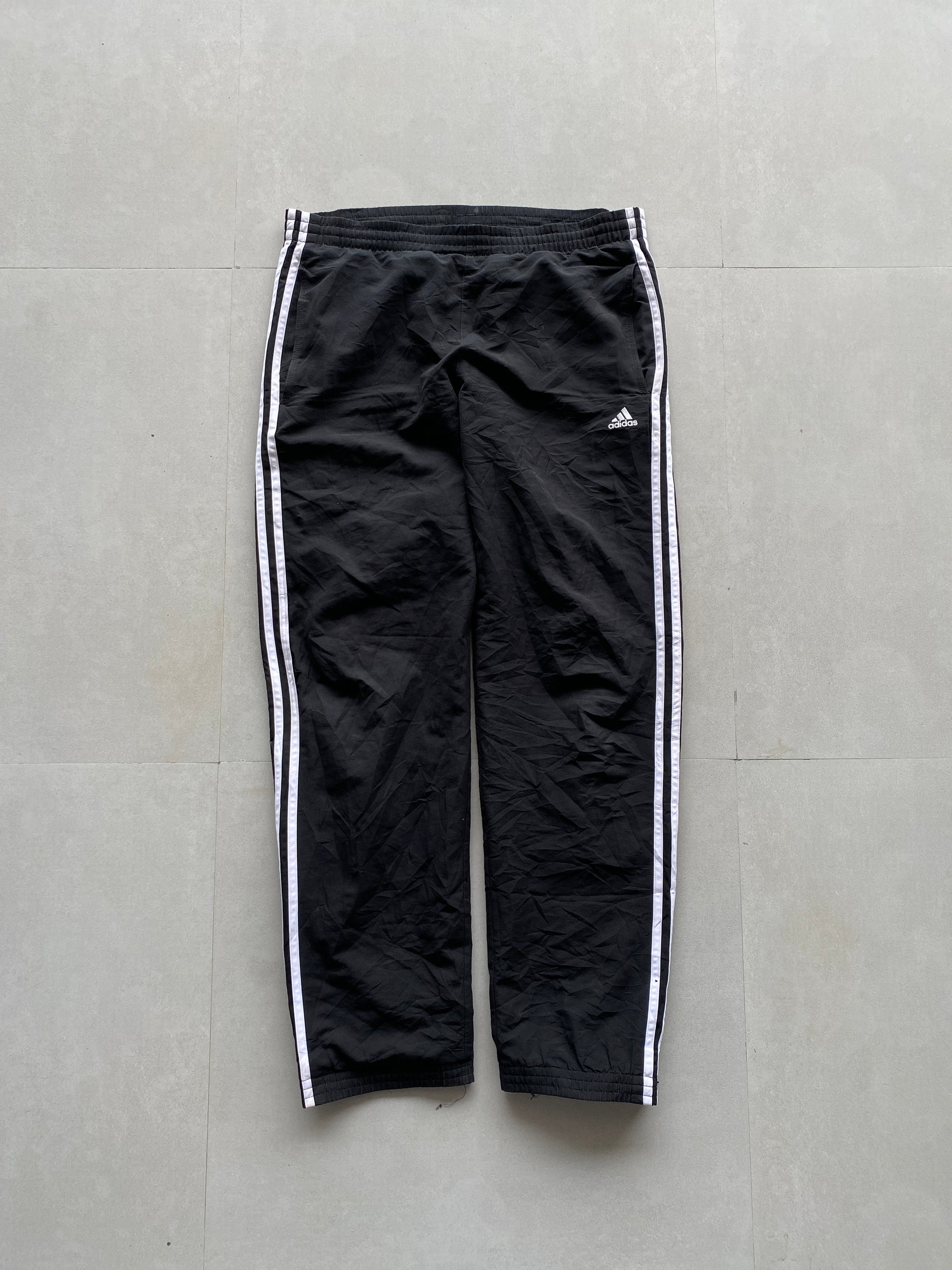 ADIDAS STRIPED TRACK - L
