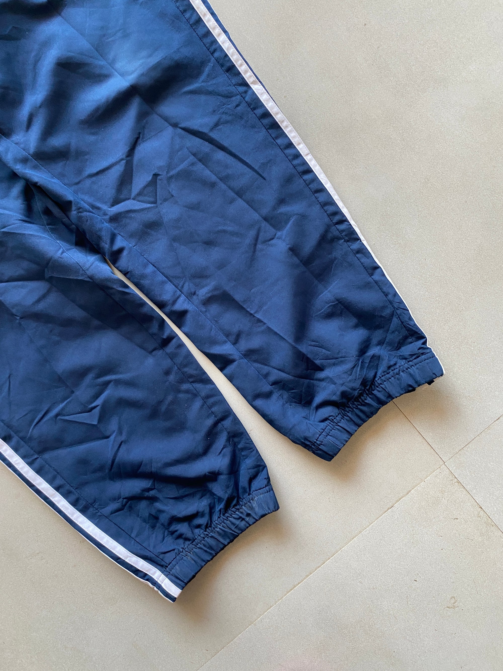 ADIDAS STRIPED TRACK PANT - M