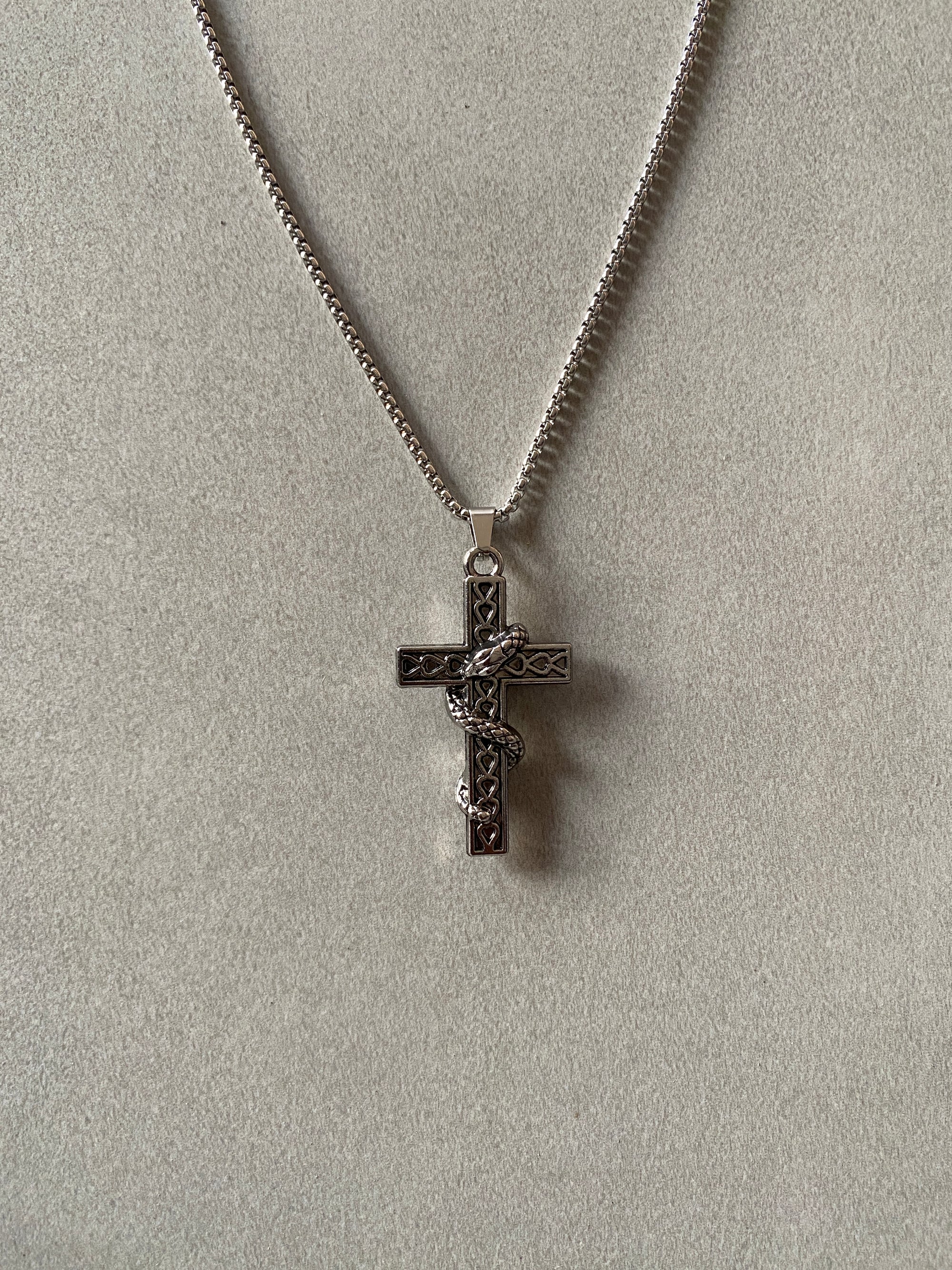 CROSS & SNAKE PENDANT CHAIN