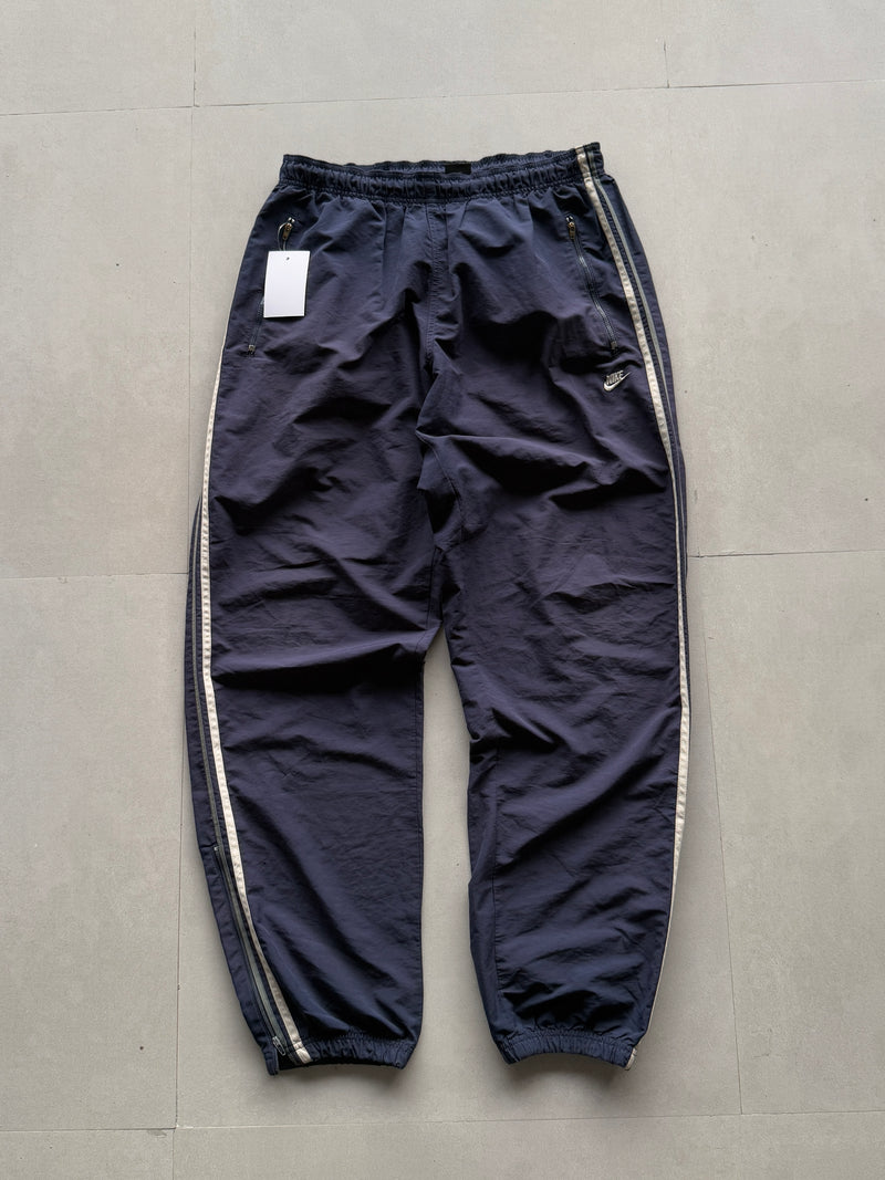 VINTAGE NIKE TRACK PANT -
