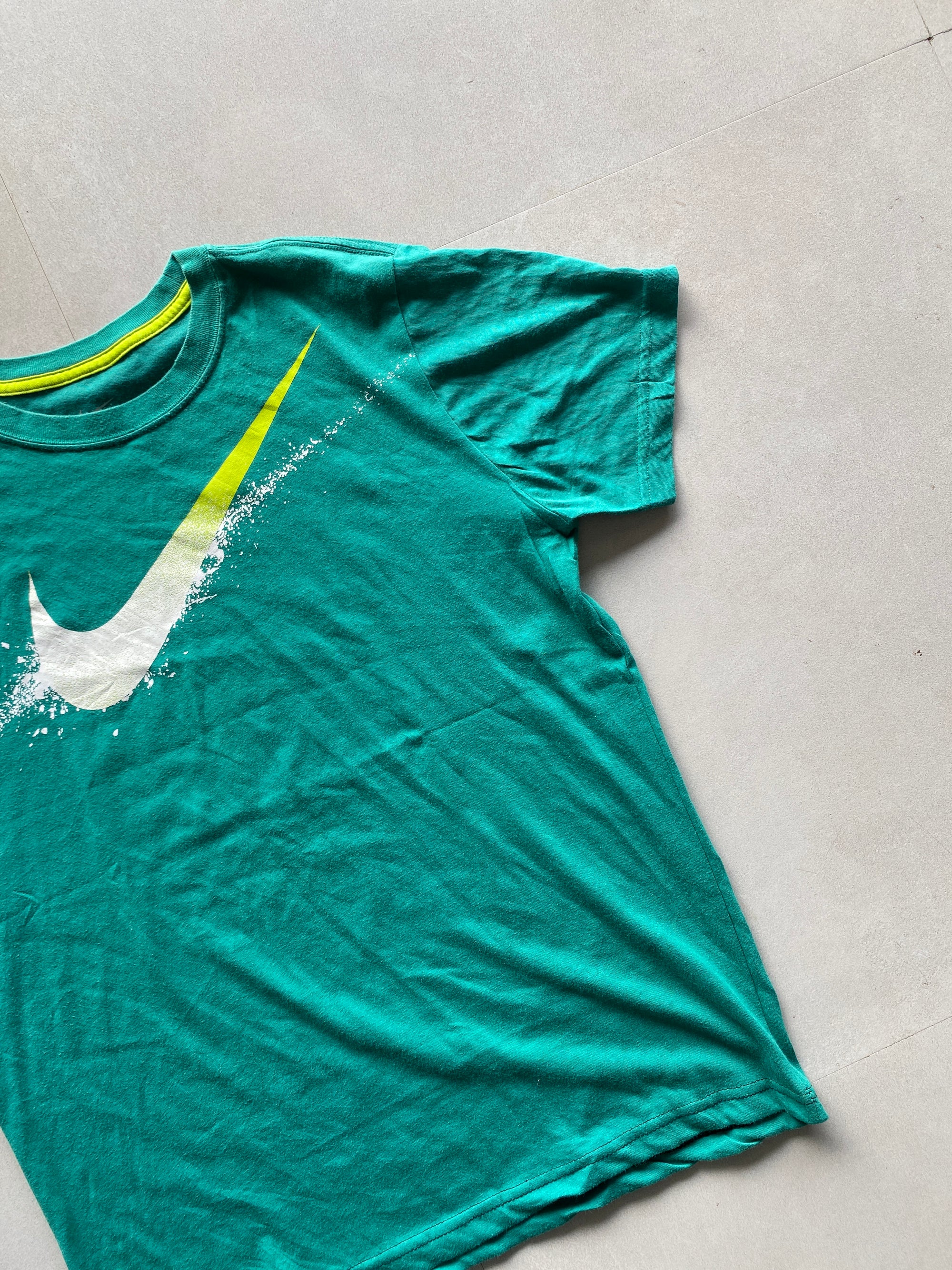 NIKE BIG LOGO TEE - S