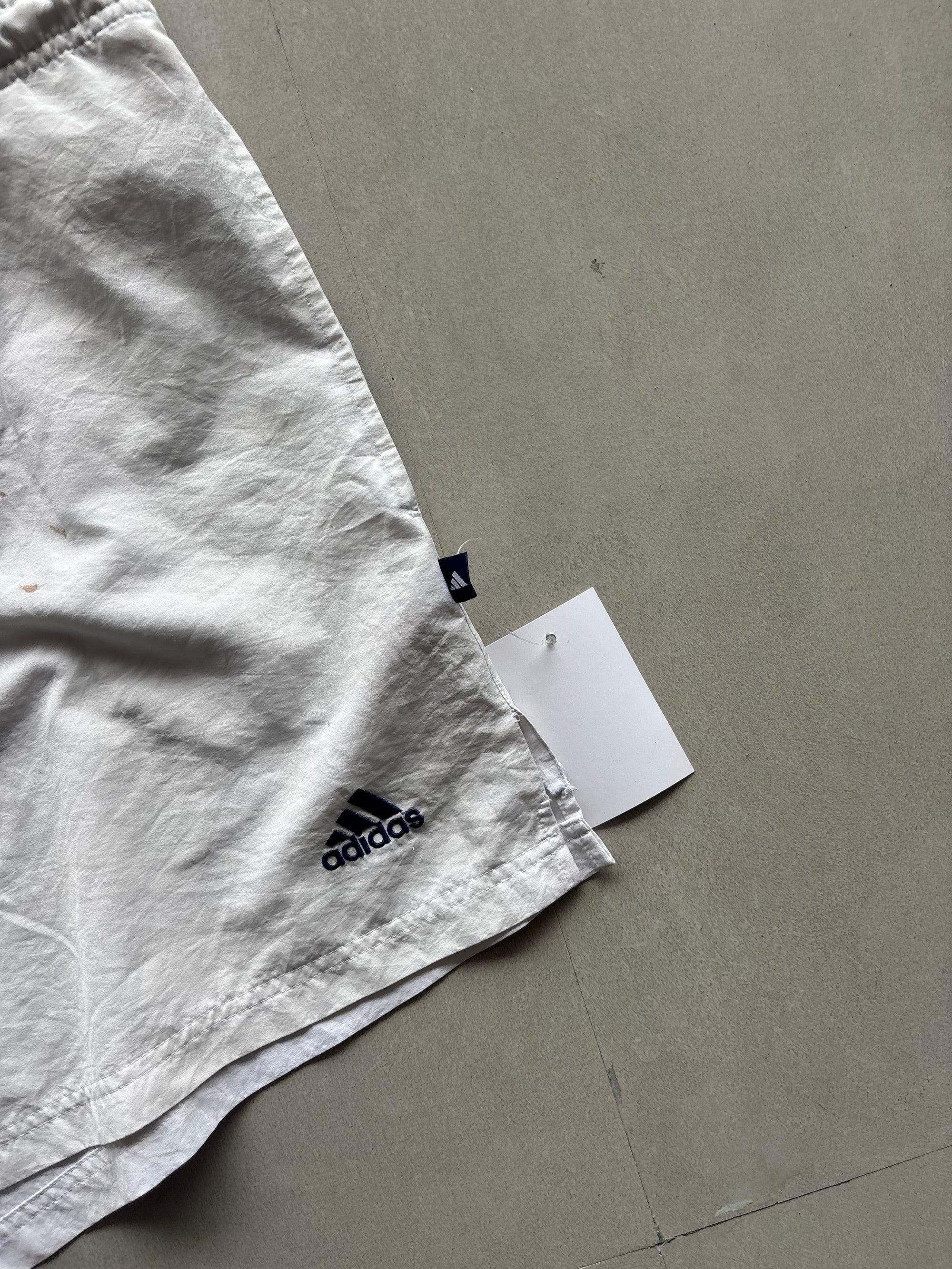 ADIDAS WHITE SHORTS - XL