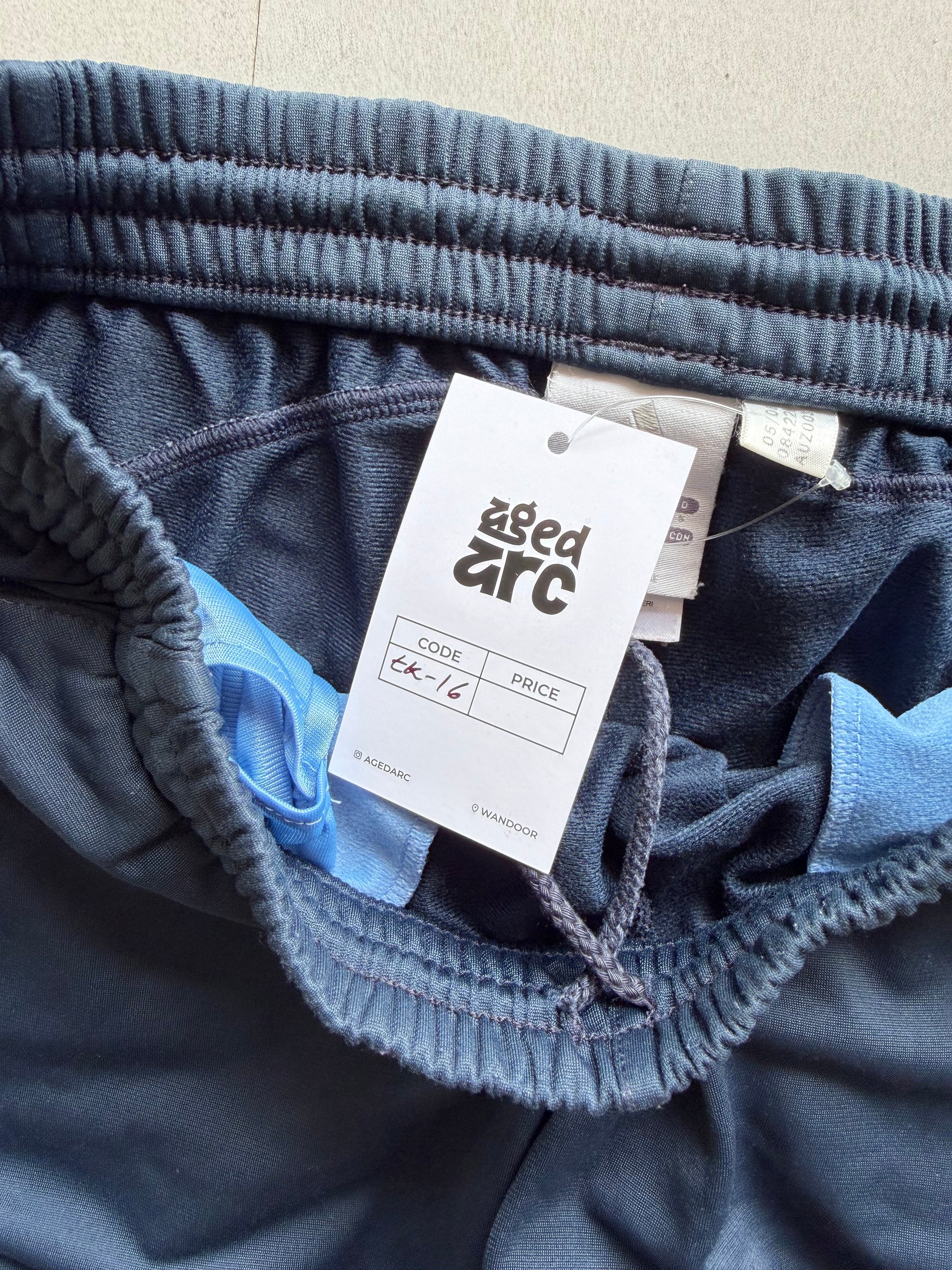 ADIDAS BAGGY STRIPED TRACK PANT16 - M