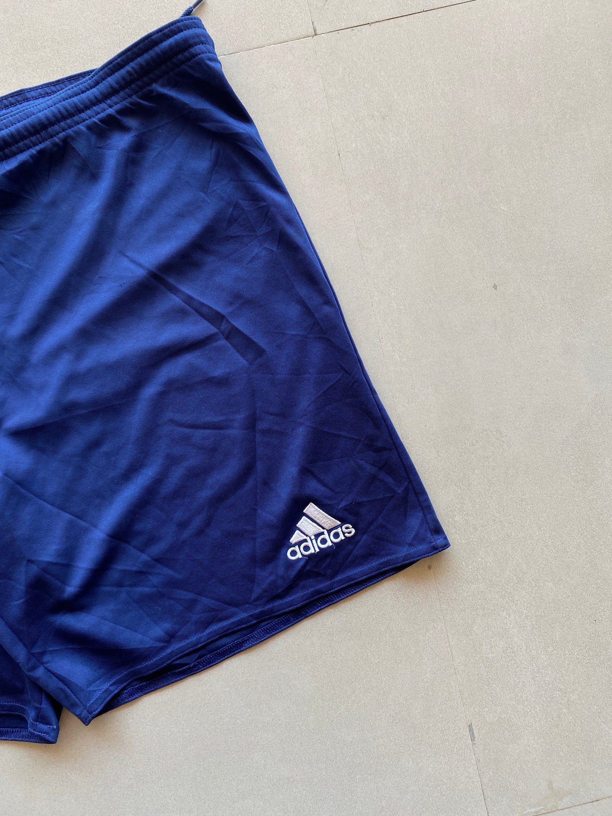 ADIDAS BLUE SHORTS - L