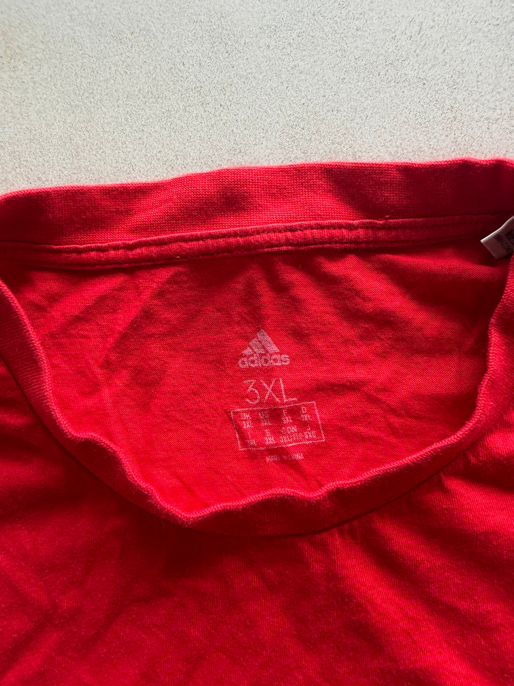 VINTAGE ADIDAS TEE -