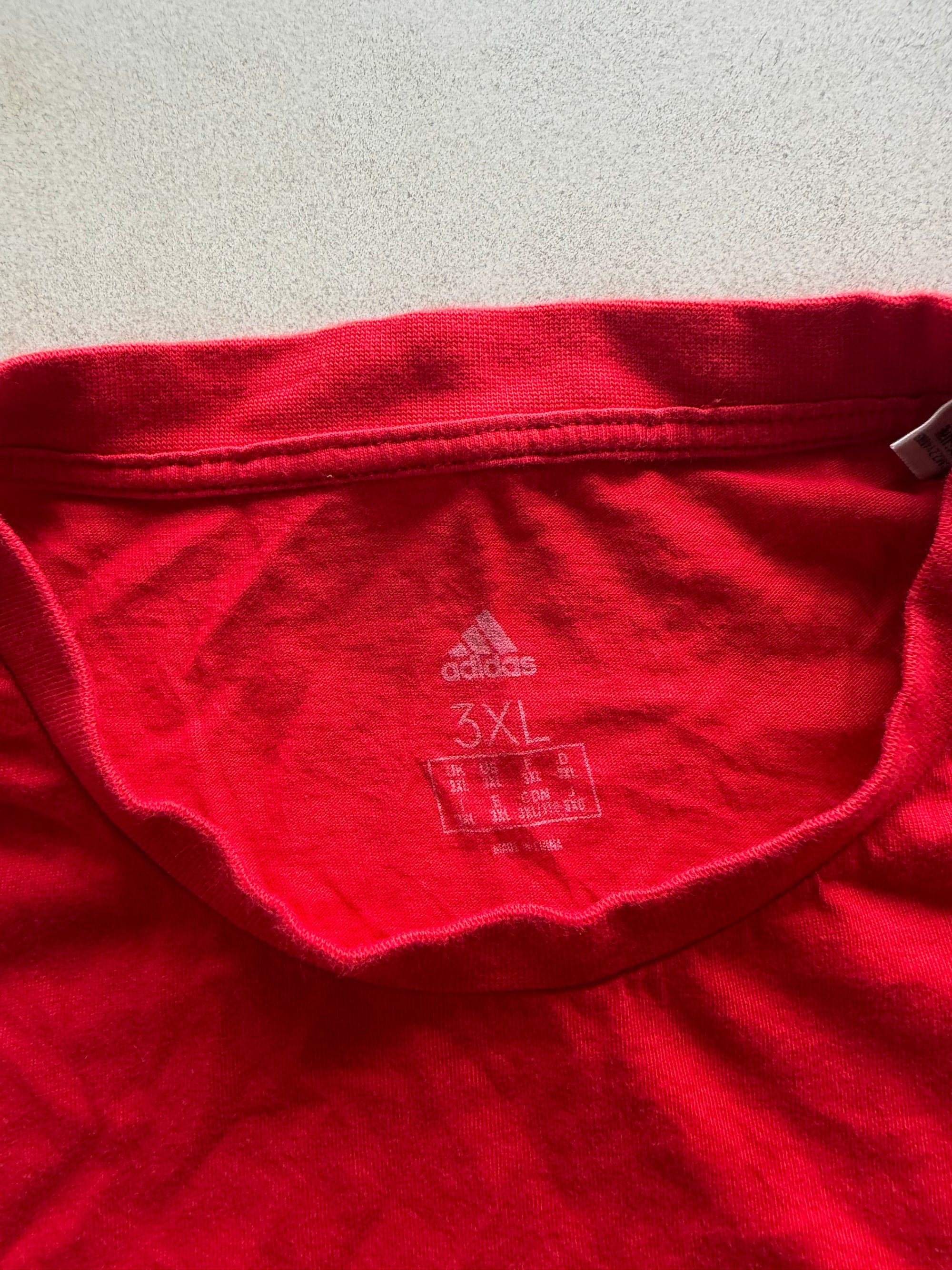 VINTAGE ADIDAS TEE -