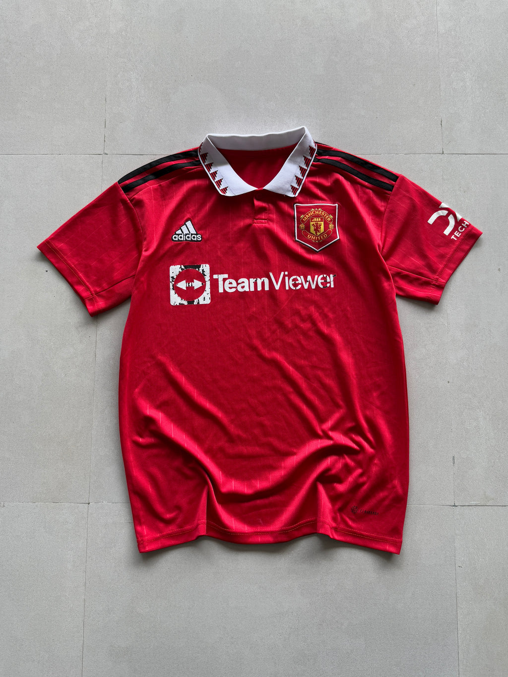 2022 ADIDAS MANCHESTER UNITED JERSEY- M