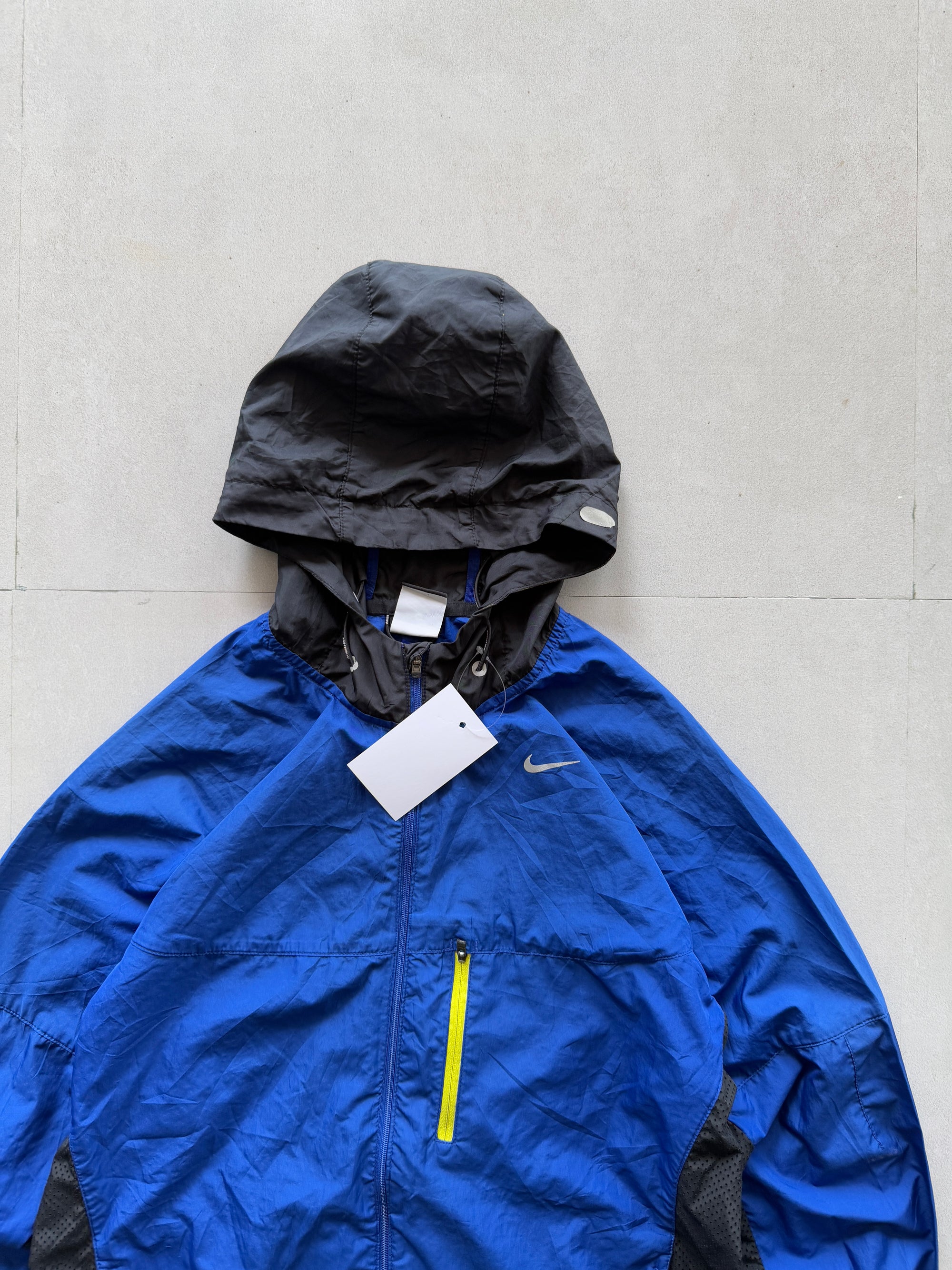 NIKE HOODED JACKET - M