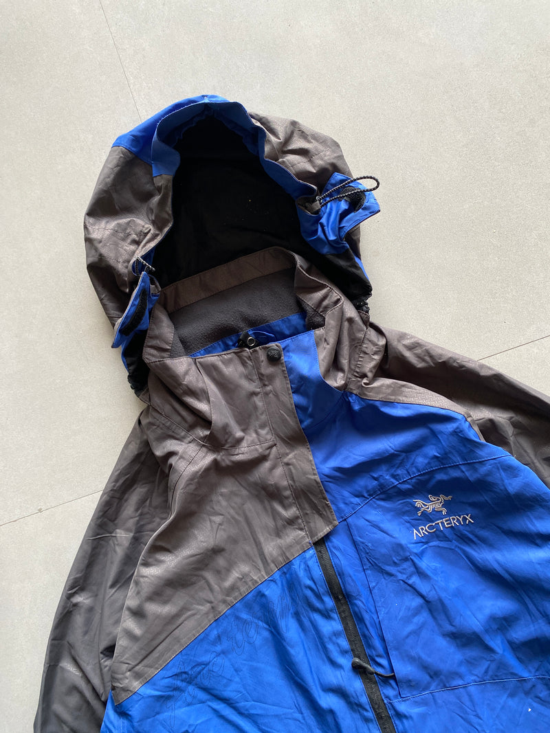 ARC’TERYX HOODED JACKET - XL