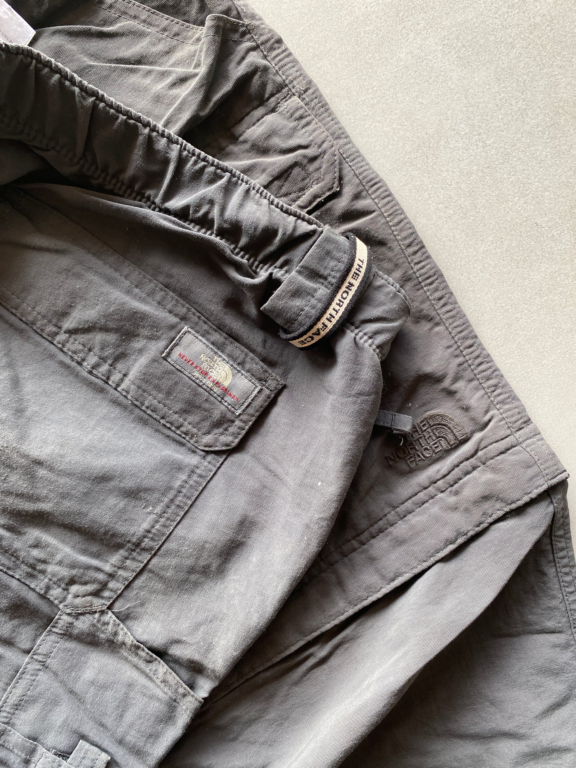 THE NORTH FACE CONVERTIBLE PANTS -