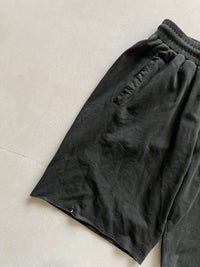 NIKE BIG LOGO SHORTS - S