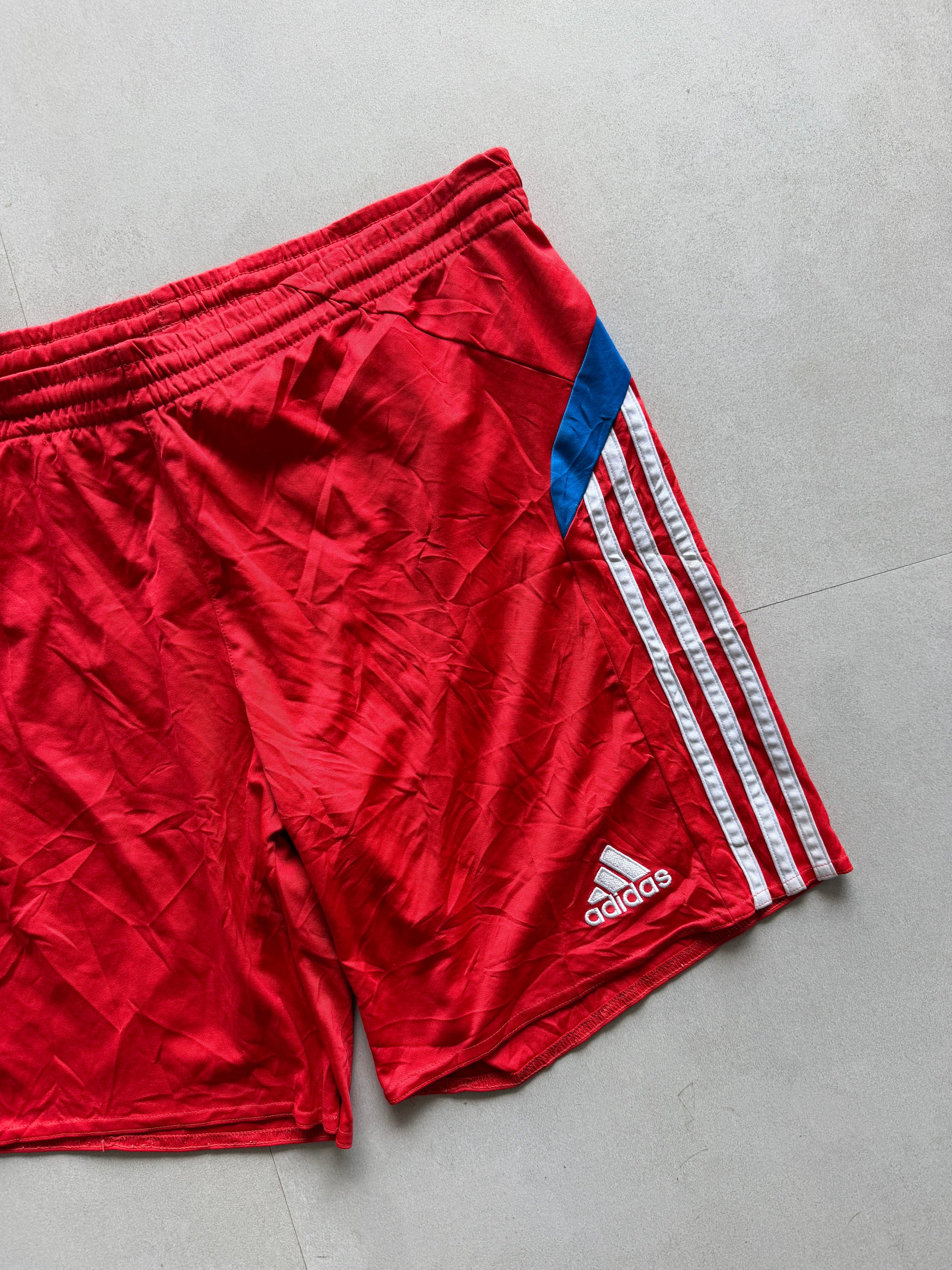 VINTAGE ADIDAS SHORTS - L
