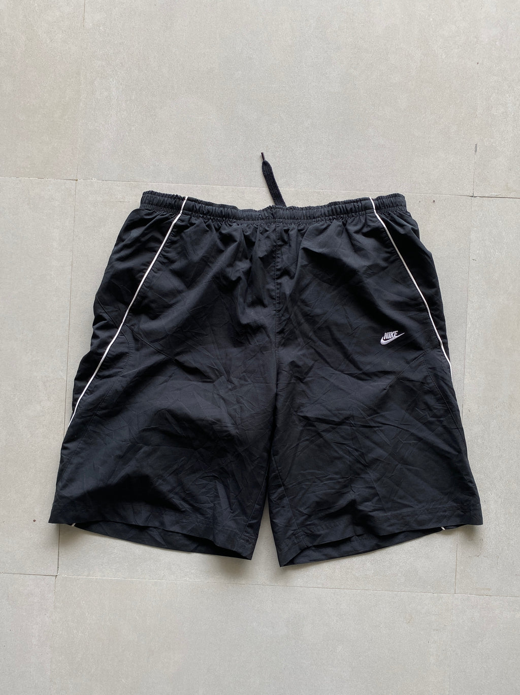 NIKE SHORTS - S