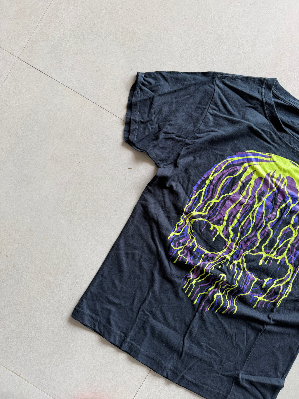 GRAPHIC TEE - XS