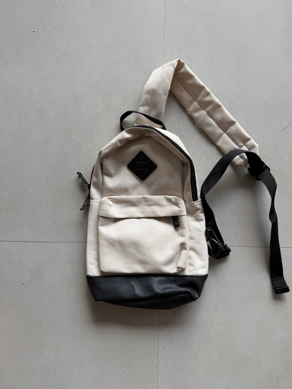 CROSS BODY BAG