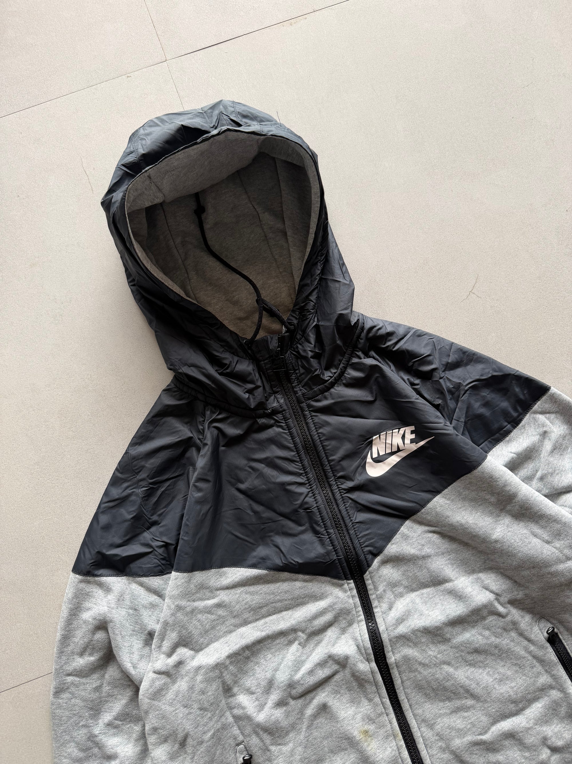 NIKE HOODED JACKET - M