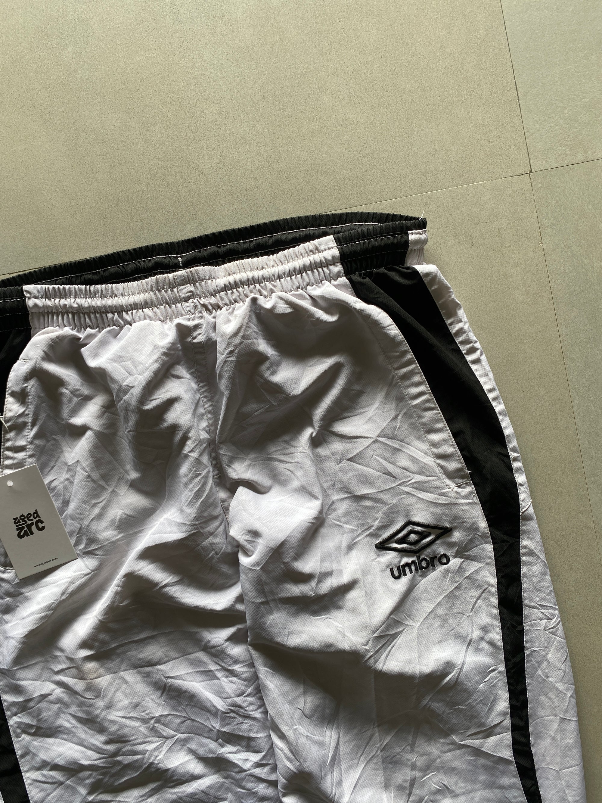 VINTAGE UMBRO TRACK PANT - S