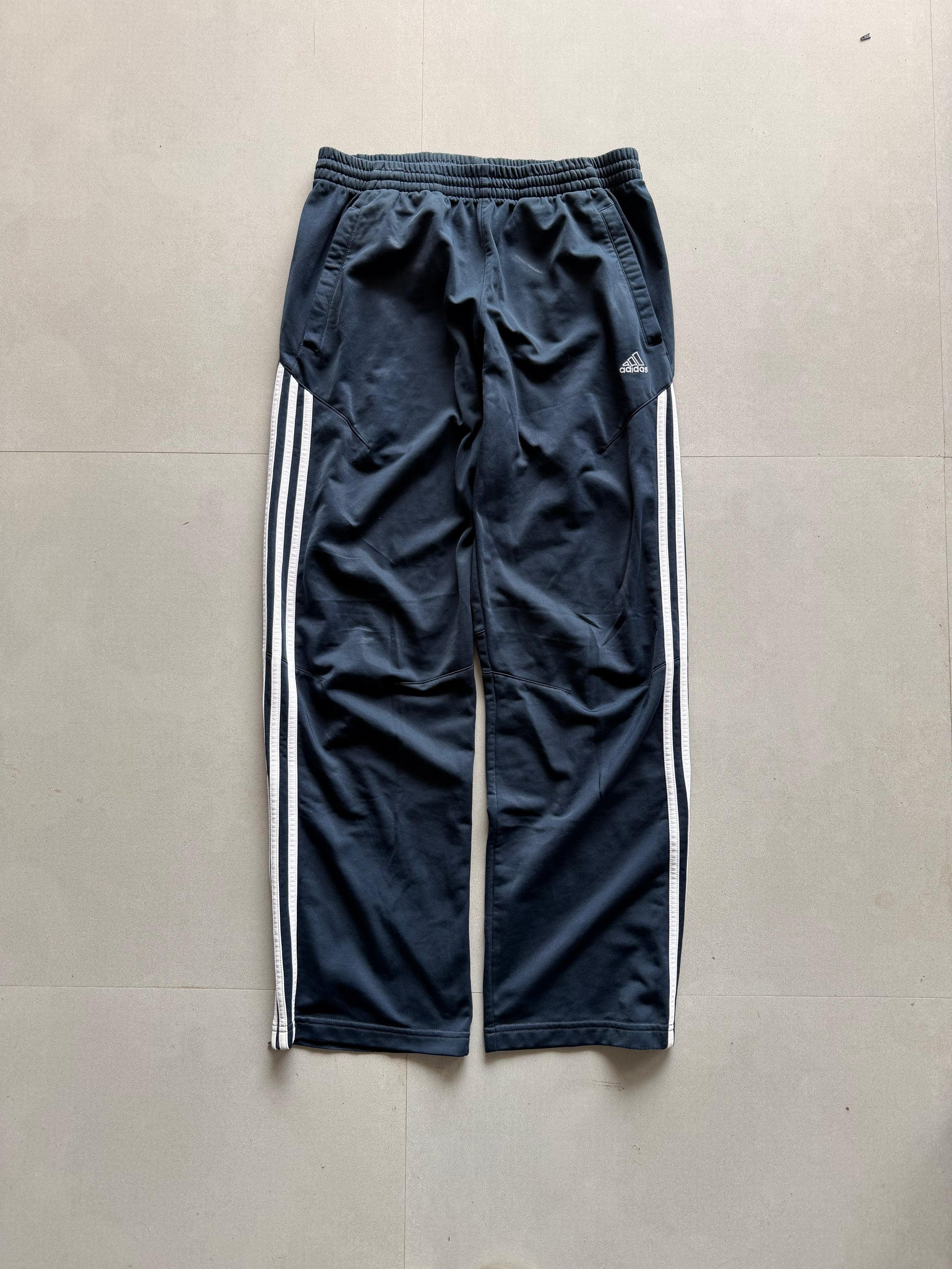 ADIDAS STRIPED TRACK PANT16 - M