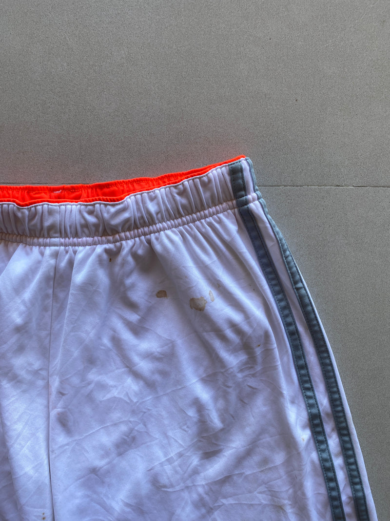 ADIDAS WHITE SHORTS - M