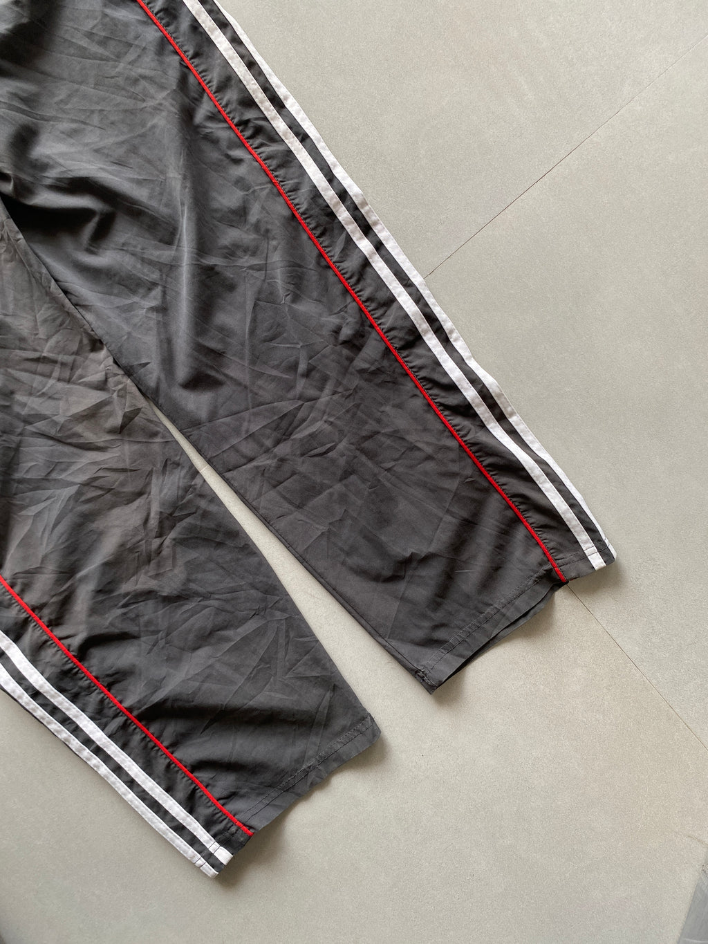 VINTAGE ADIDAS STRIPED TRACK PANT - L