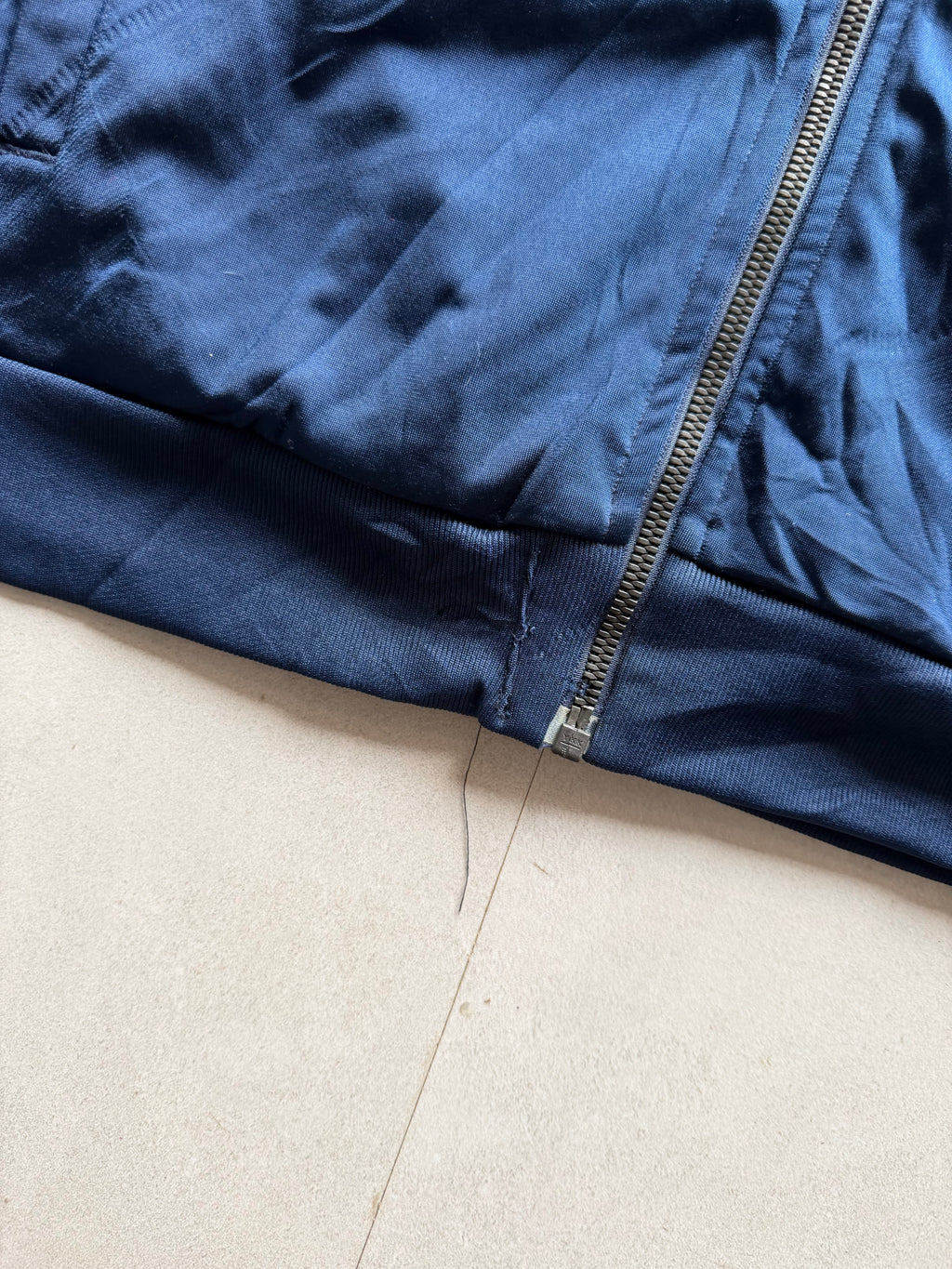 ADIDAS STRIPED JACKET - XL