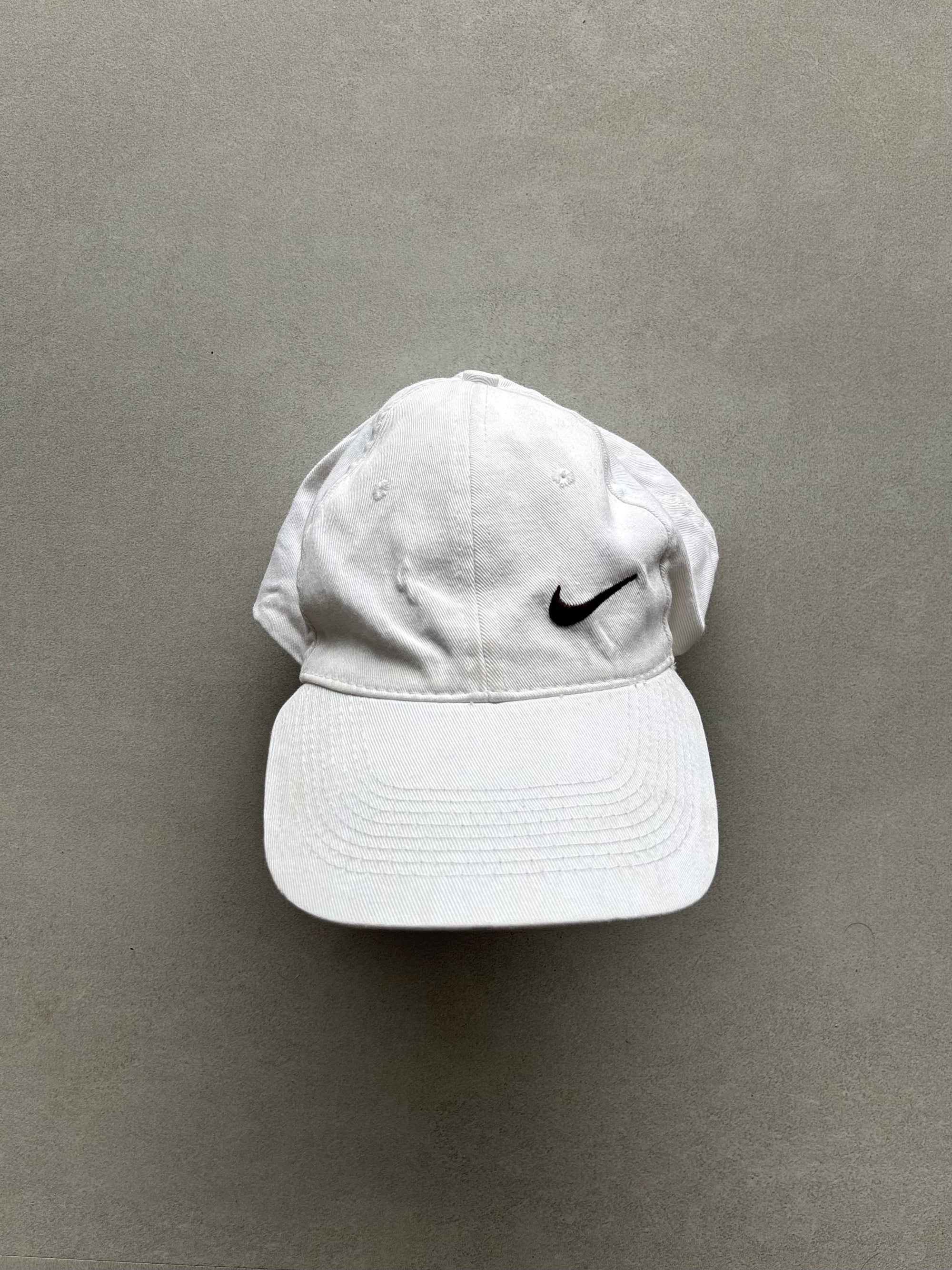 VINTAGE NIKE CAP