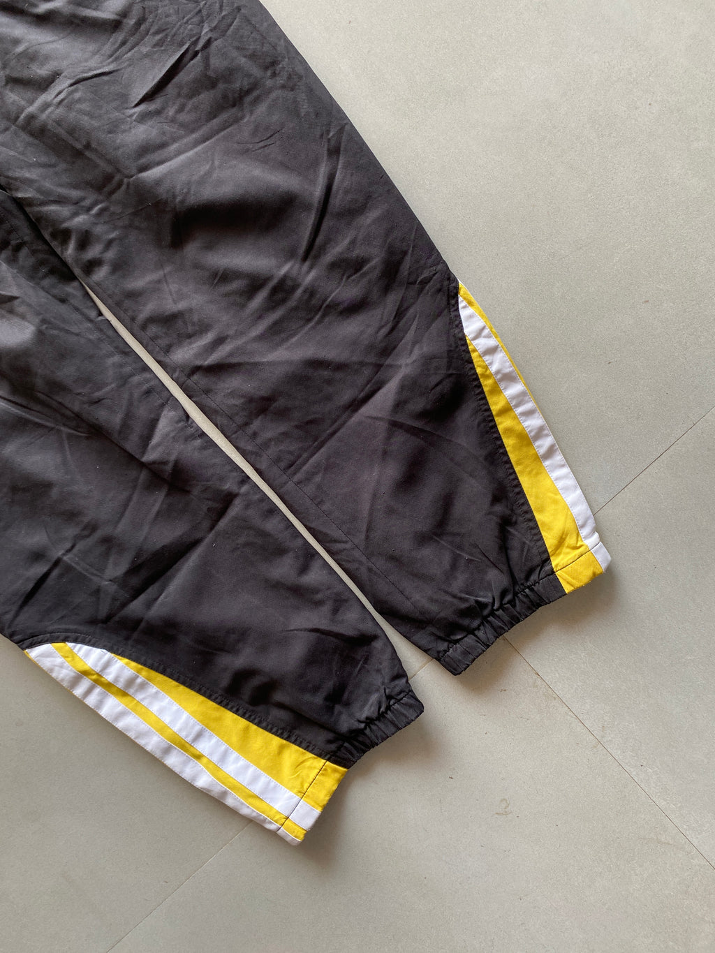 ADIDAS STRIPED TRACK PANT  - XL