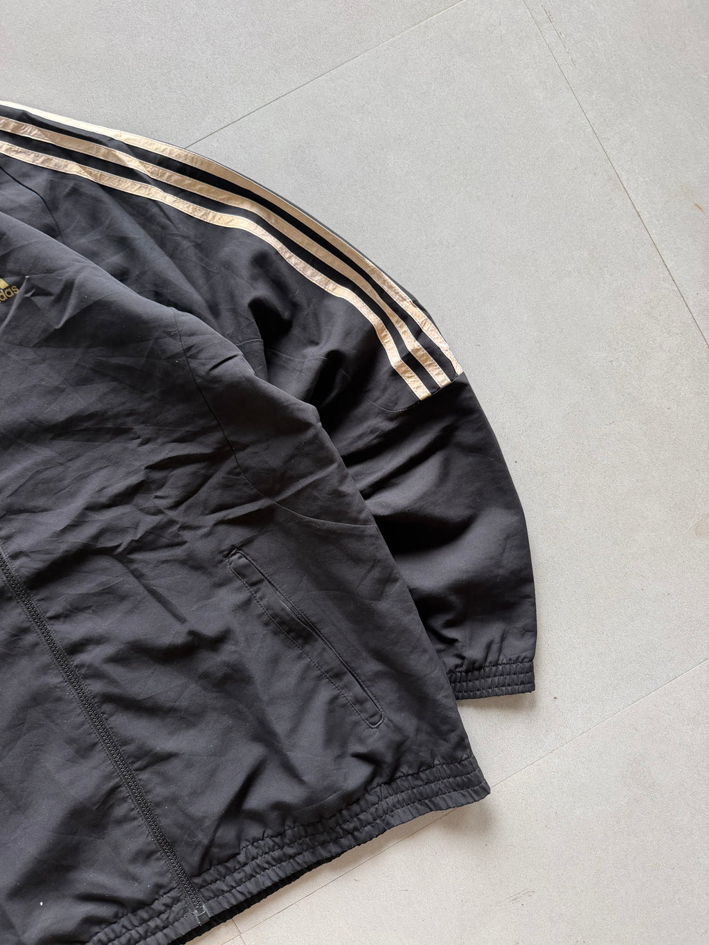 ADIDAS STRIPED HOODED JACKET - L
