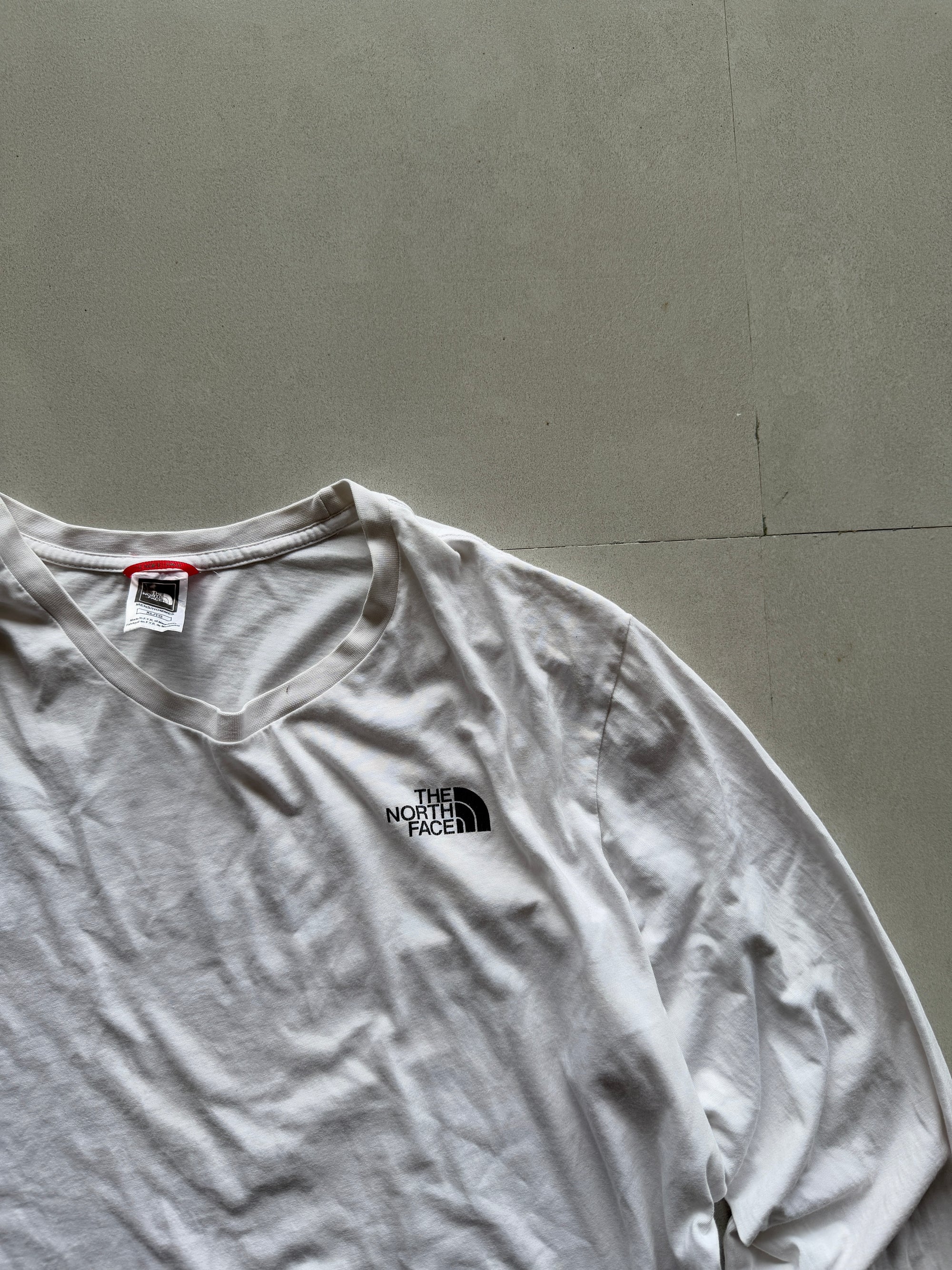 THE NORTH FACE FULL SLEEVE TEE - L