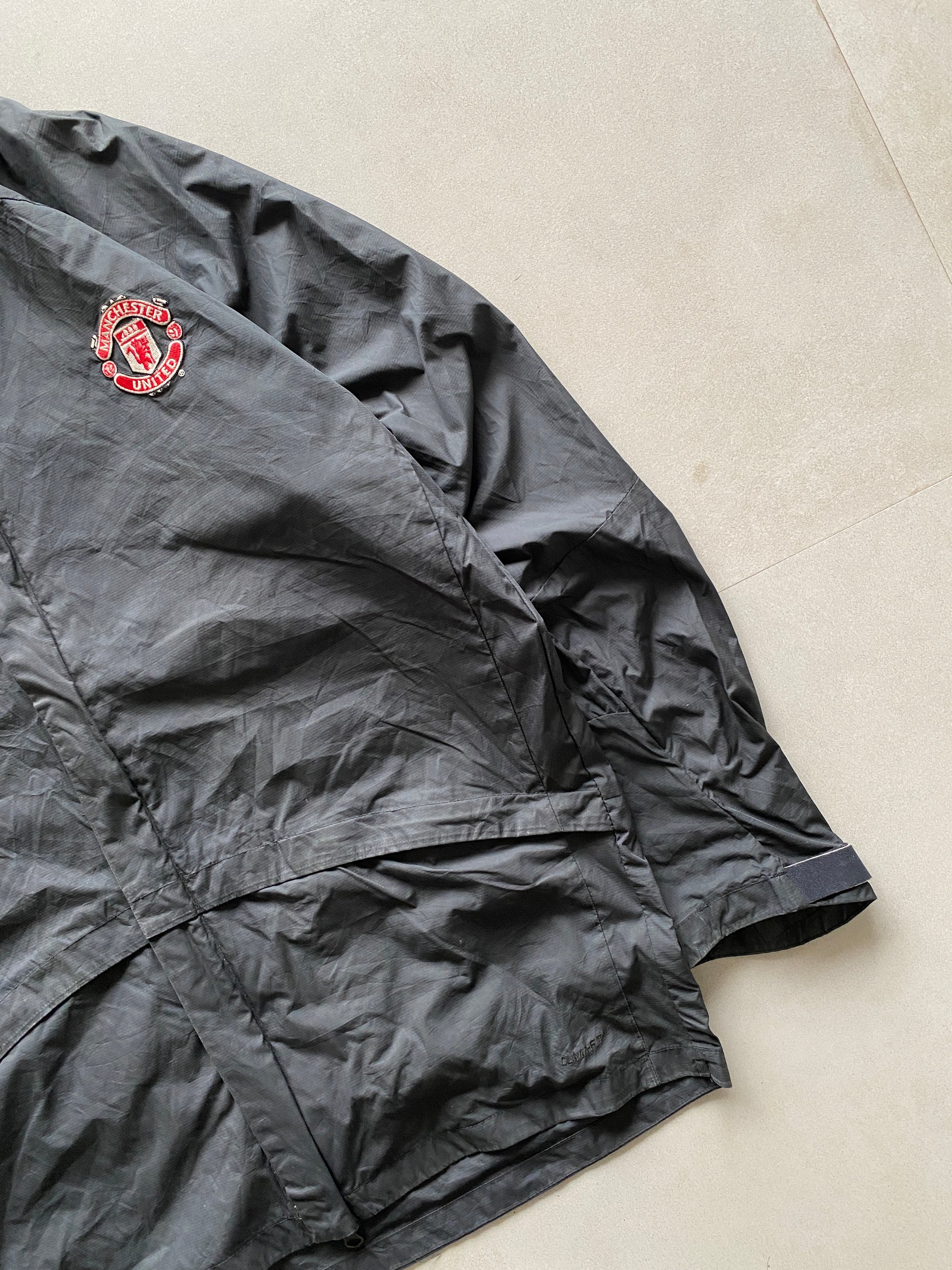 VINTAGE NIKE MANCHESTER UNITED JACKET - L