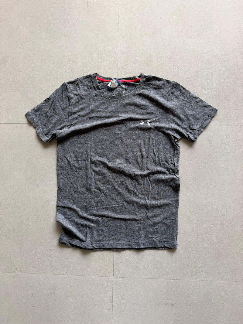 UNDER ARMOUR TEE - M