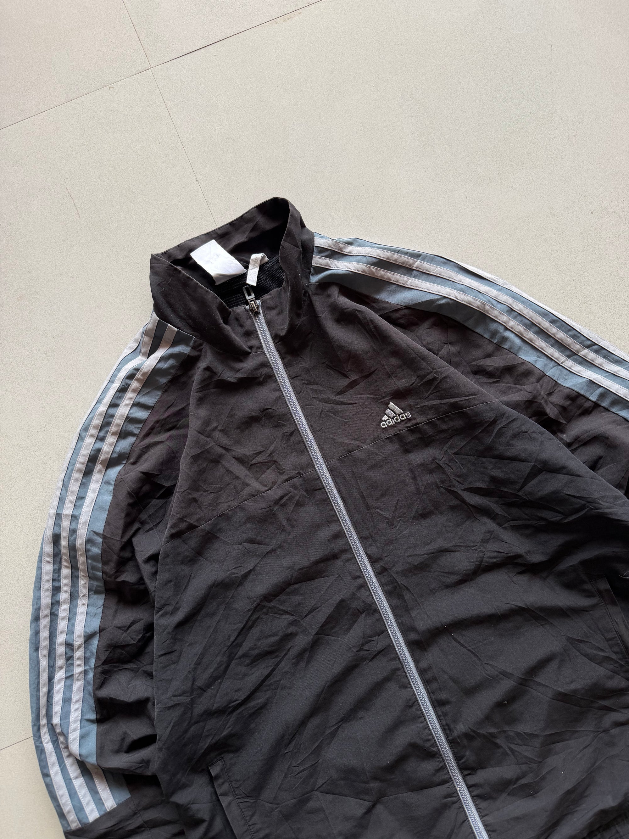 ADIDAS STRIPED JACKET - M