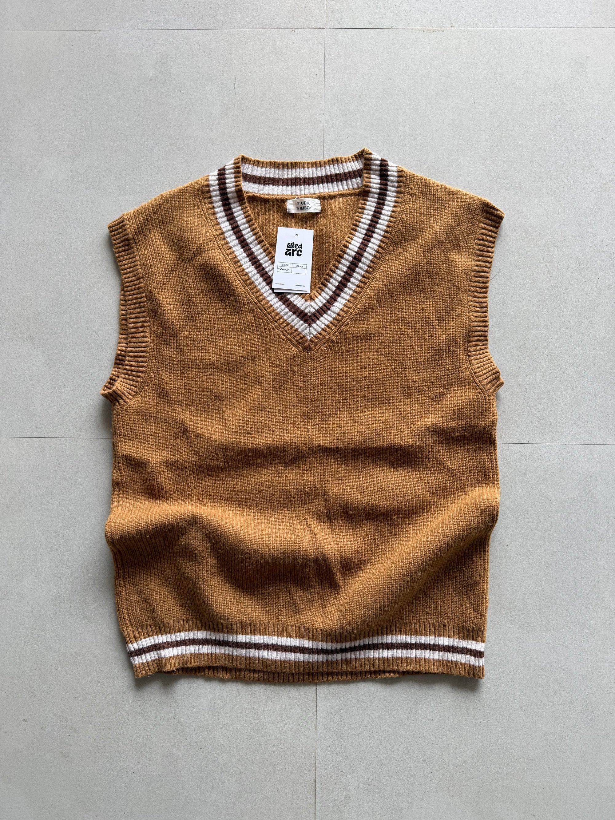 KNIT SWEATER VEST SW11 - M