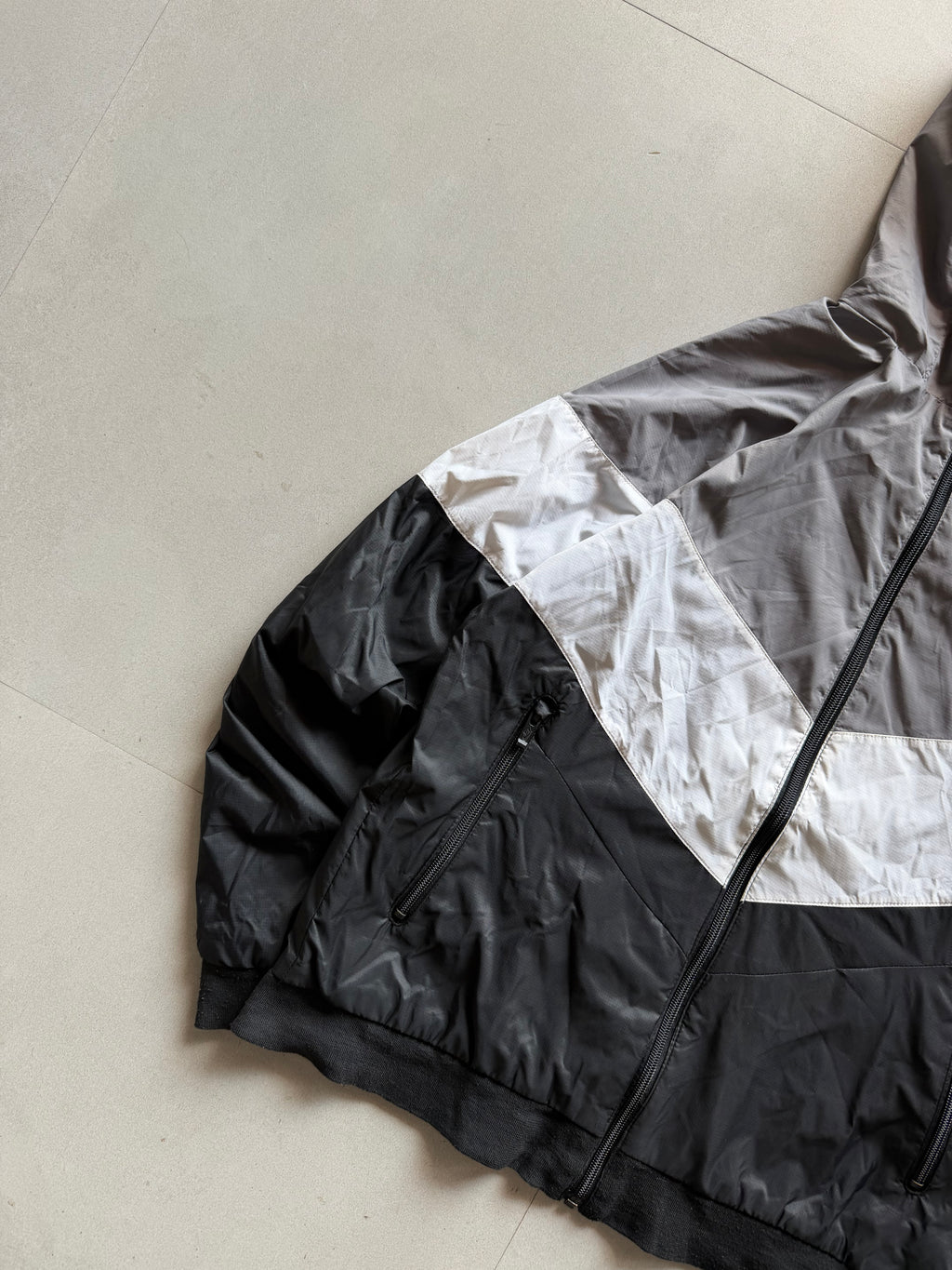 NIKE HOODED JACKET - XS