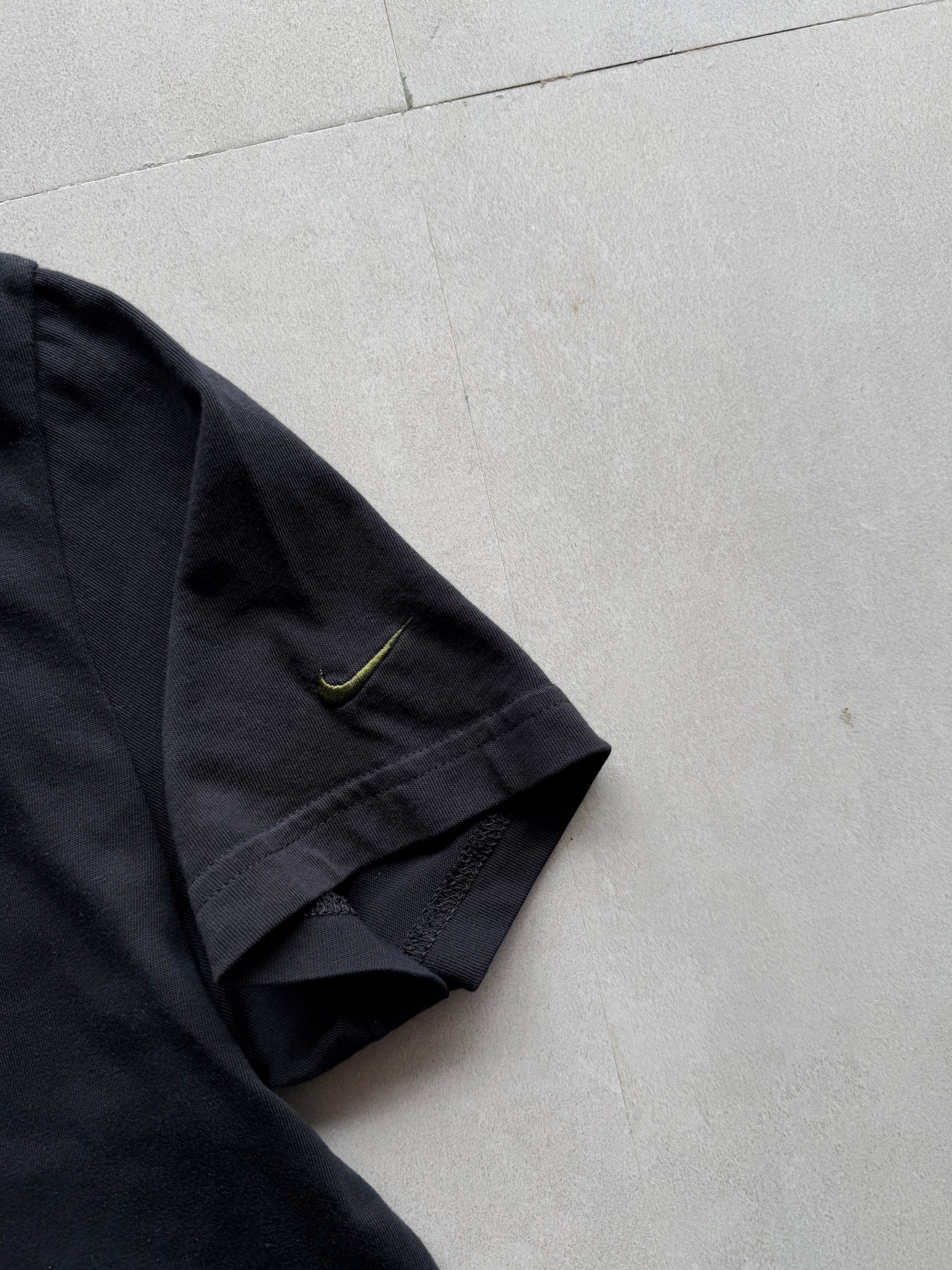 NIKE FCB LOGO PRINTED TEE - L