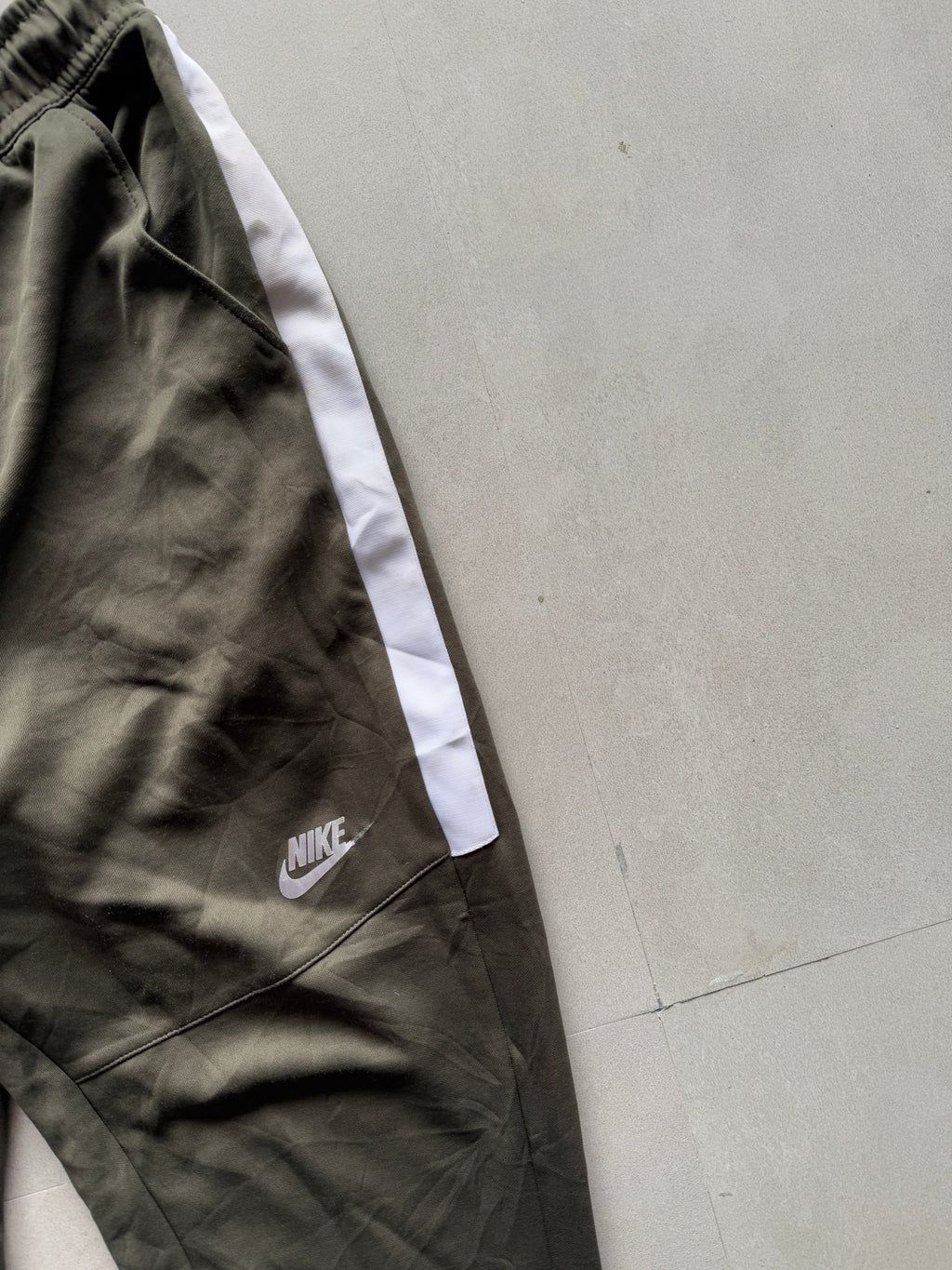 NIKE SWEAT PANTS - M