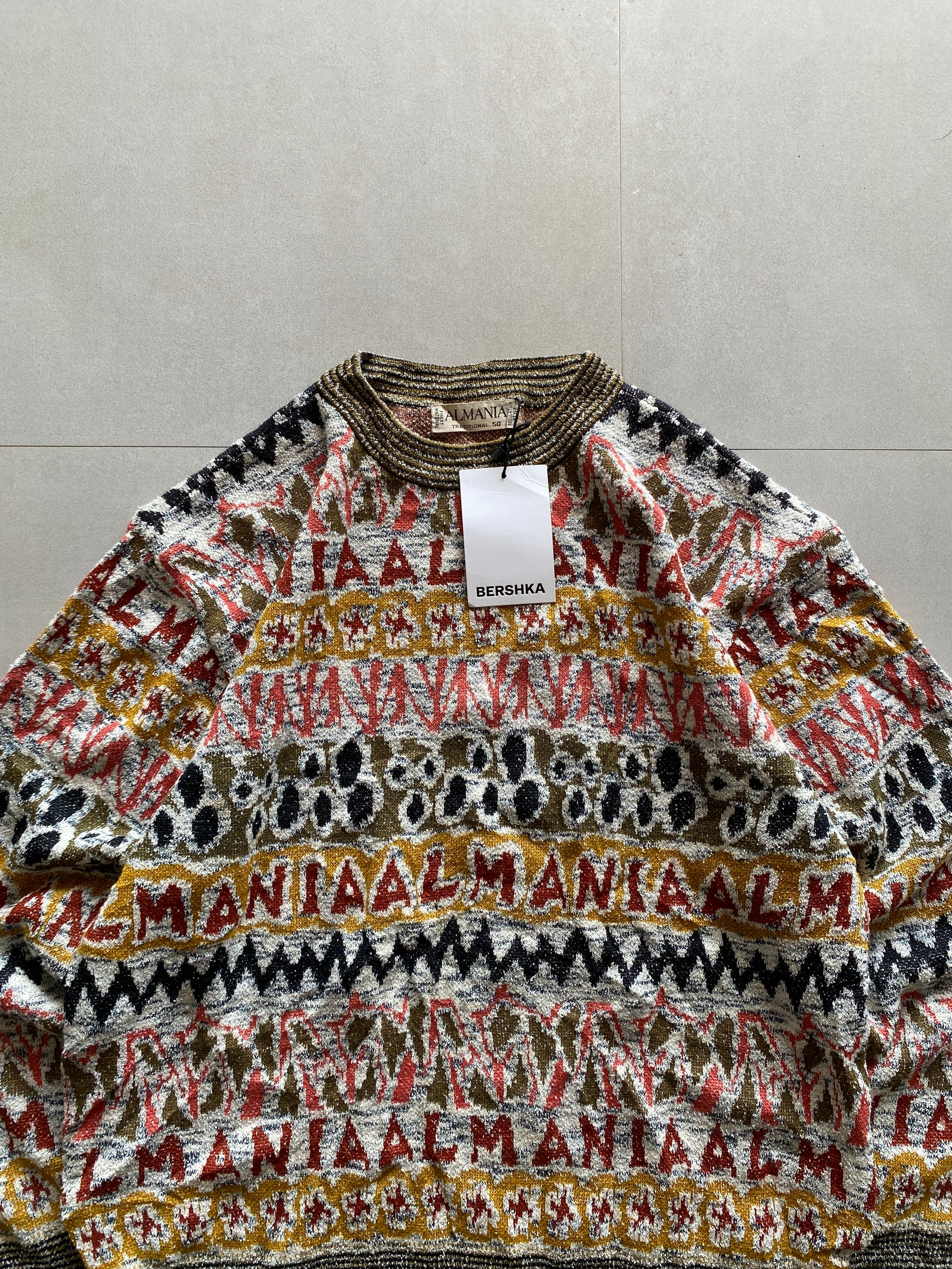 PRINTED KNIT SWEATER - M