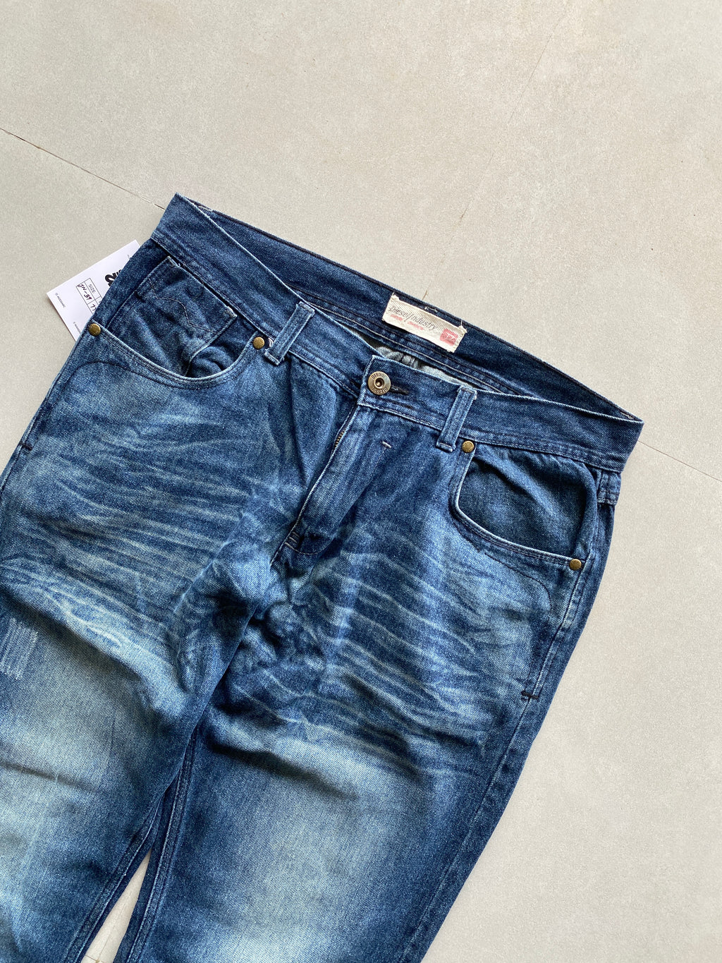 DIESEL INDUSTRY STRAIGHT FIT DENIM - M