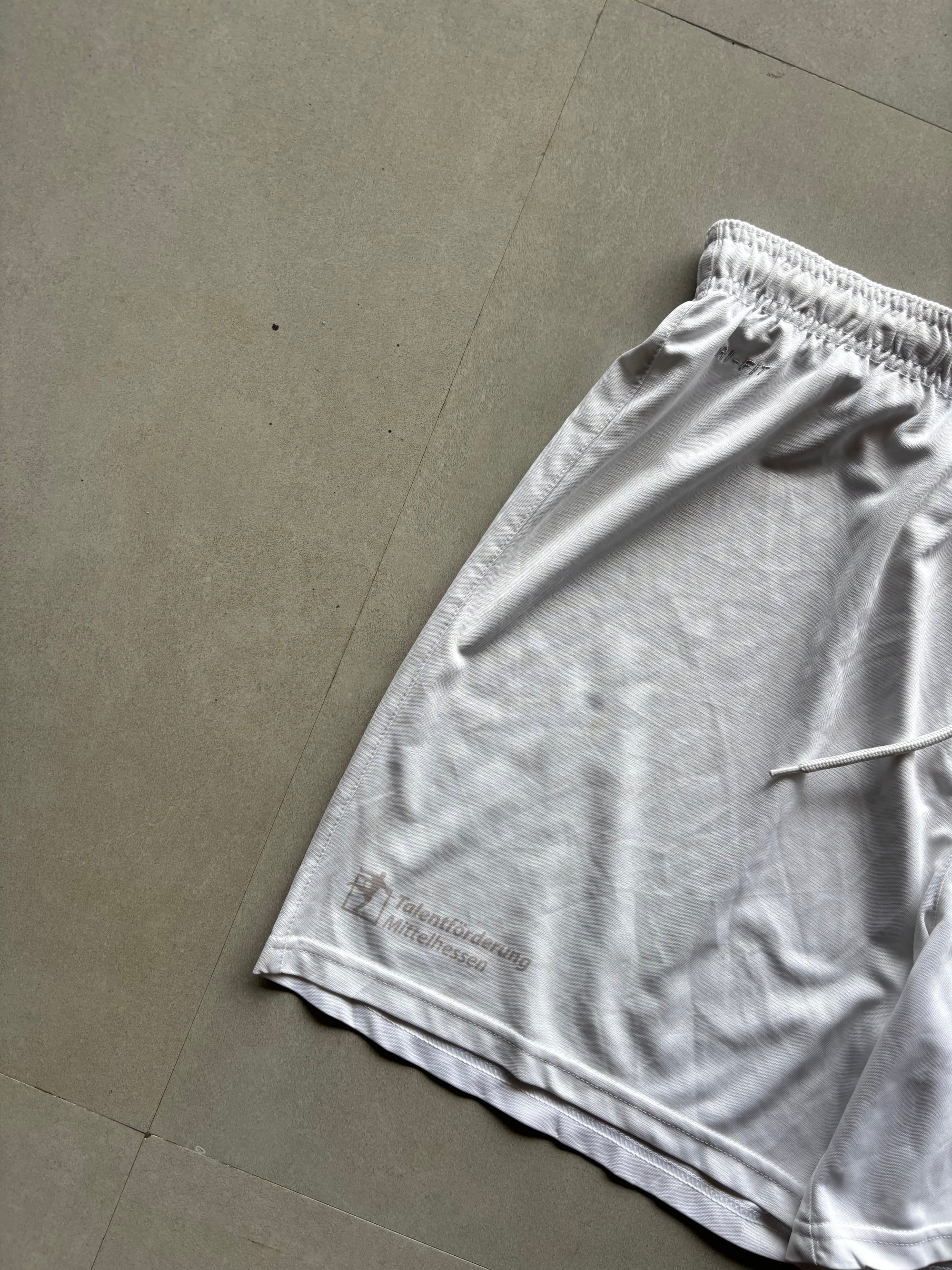 NIKE DRI-FIT SHORTS - M