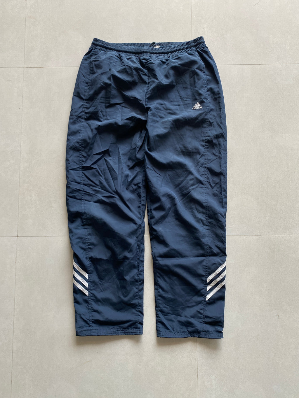 ADIDAS STRIPED BAGGY TRACK PANT - M